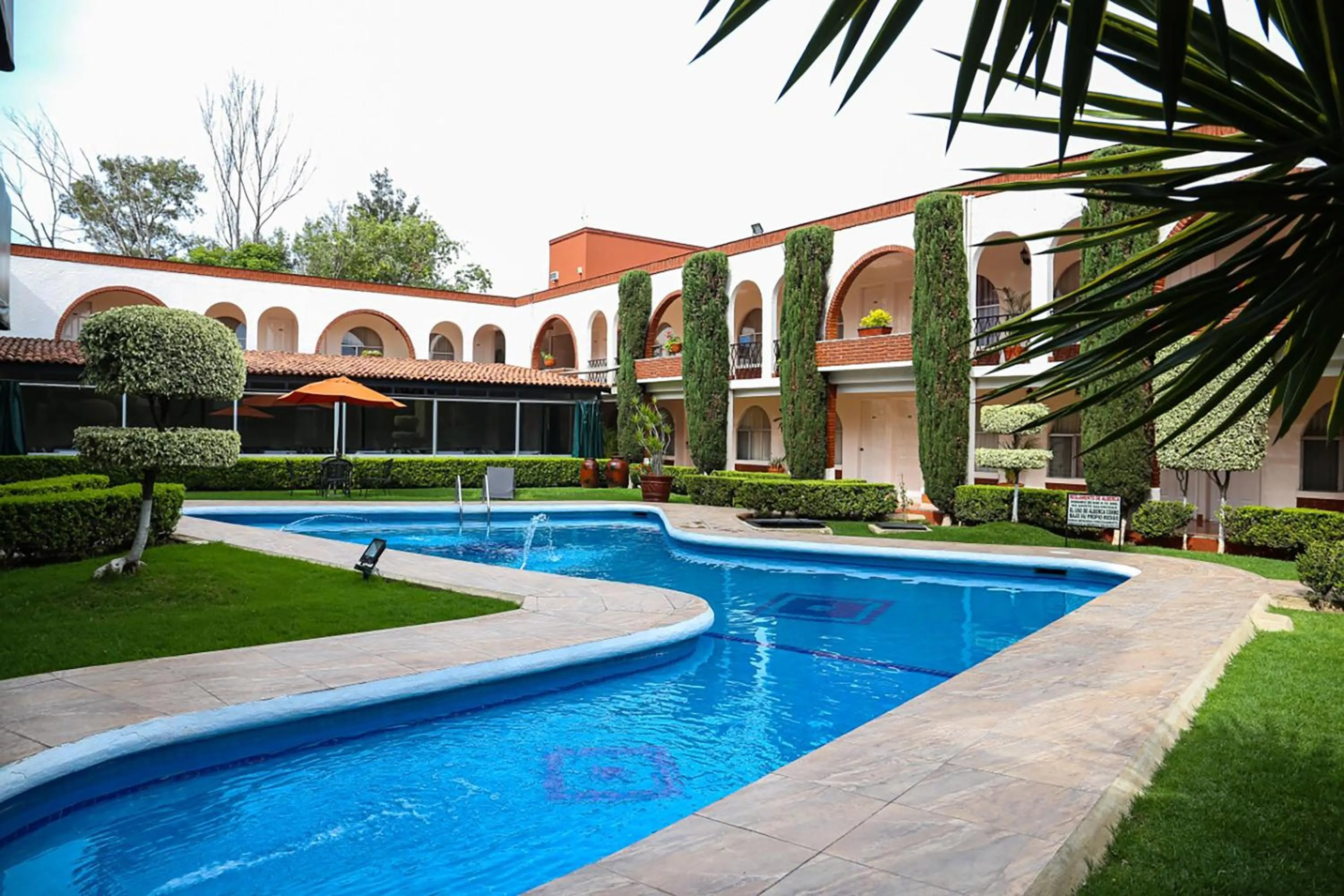 Property building in Hotel & Suites Villa del Sol