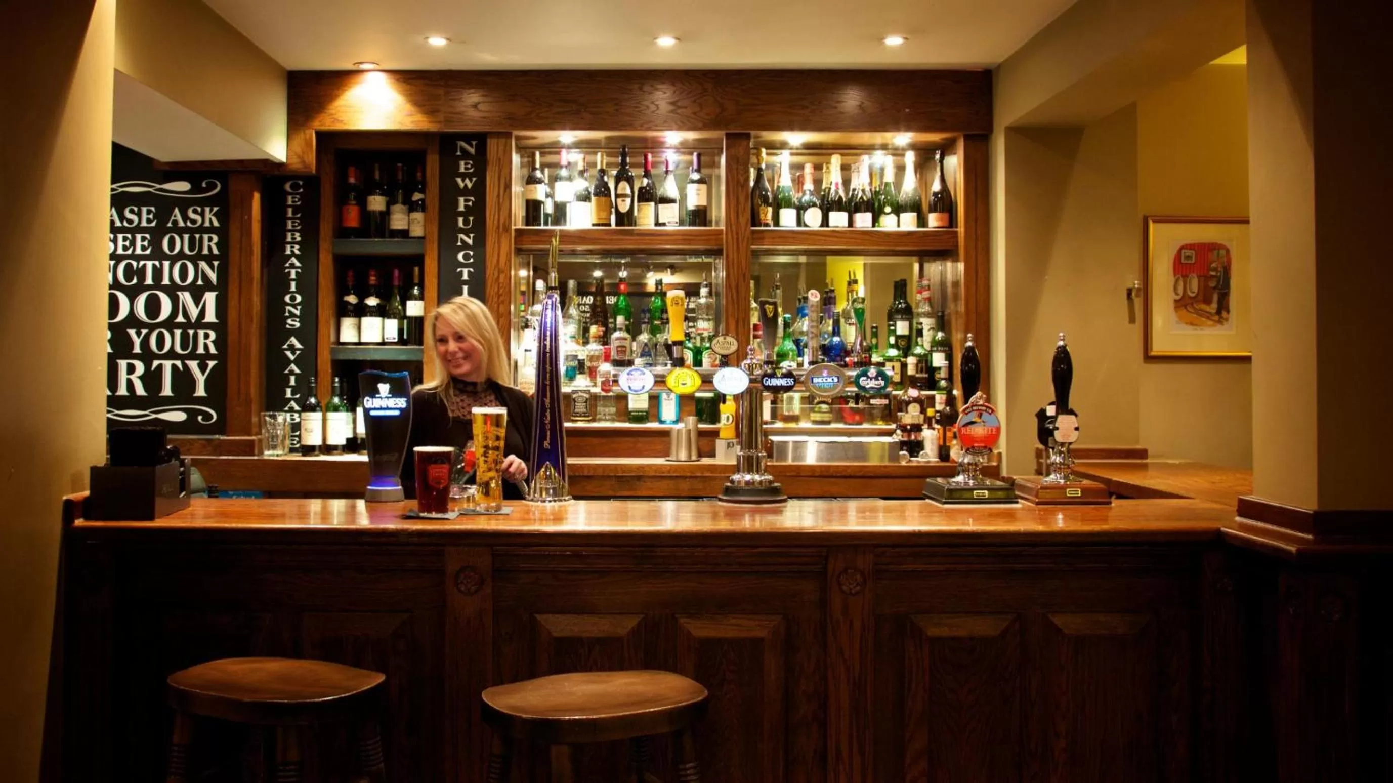 Lounge or bar in Mercure Thame Lambert Hotel