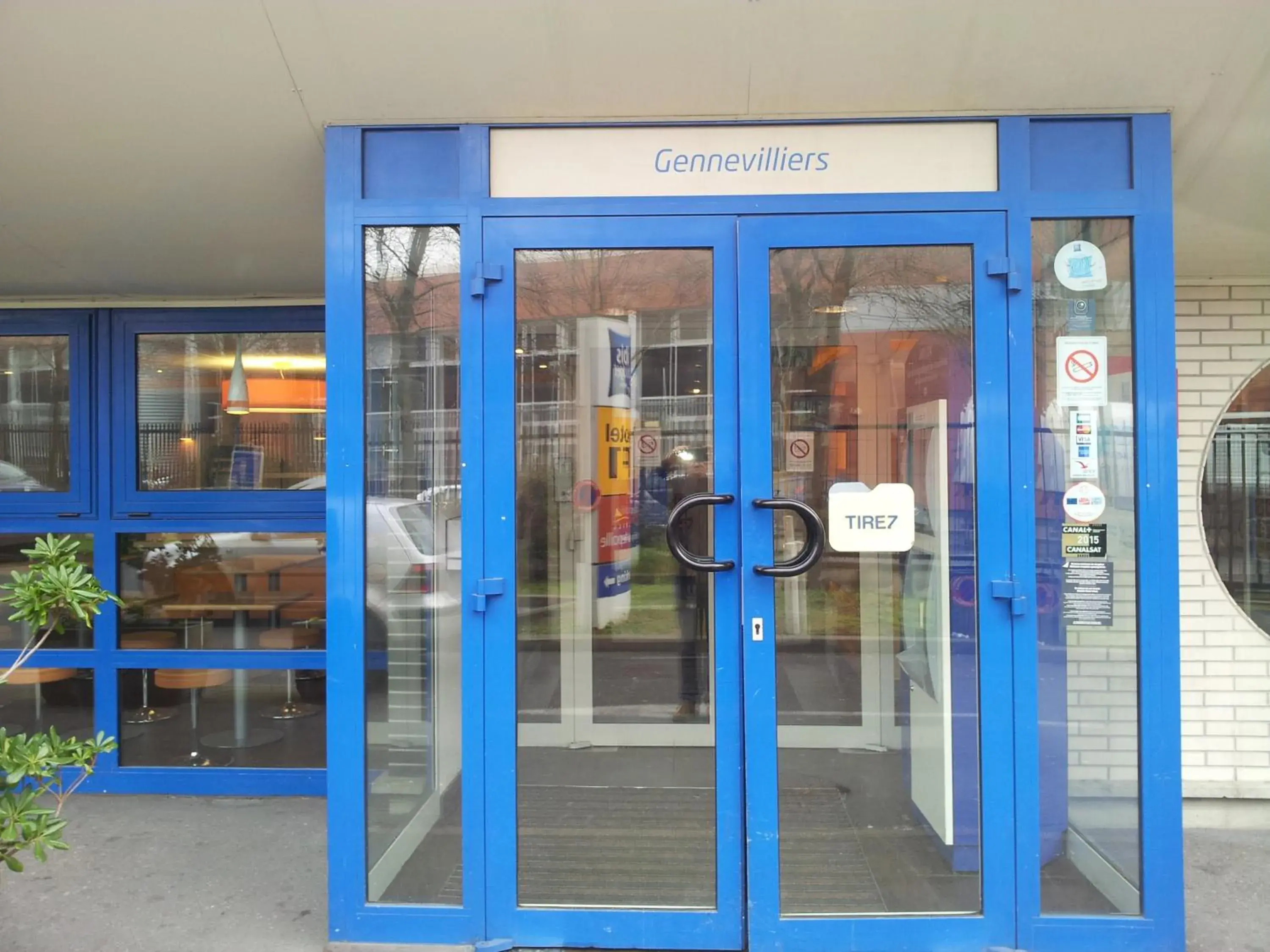 Facade/entrance in ibis Budget Gennevilliers Asnieres Facade/entrance in ibis Budget Gennevilliers Asnieres