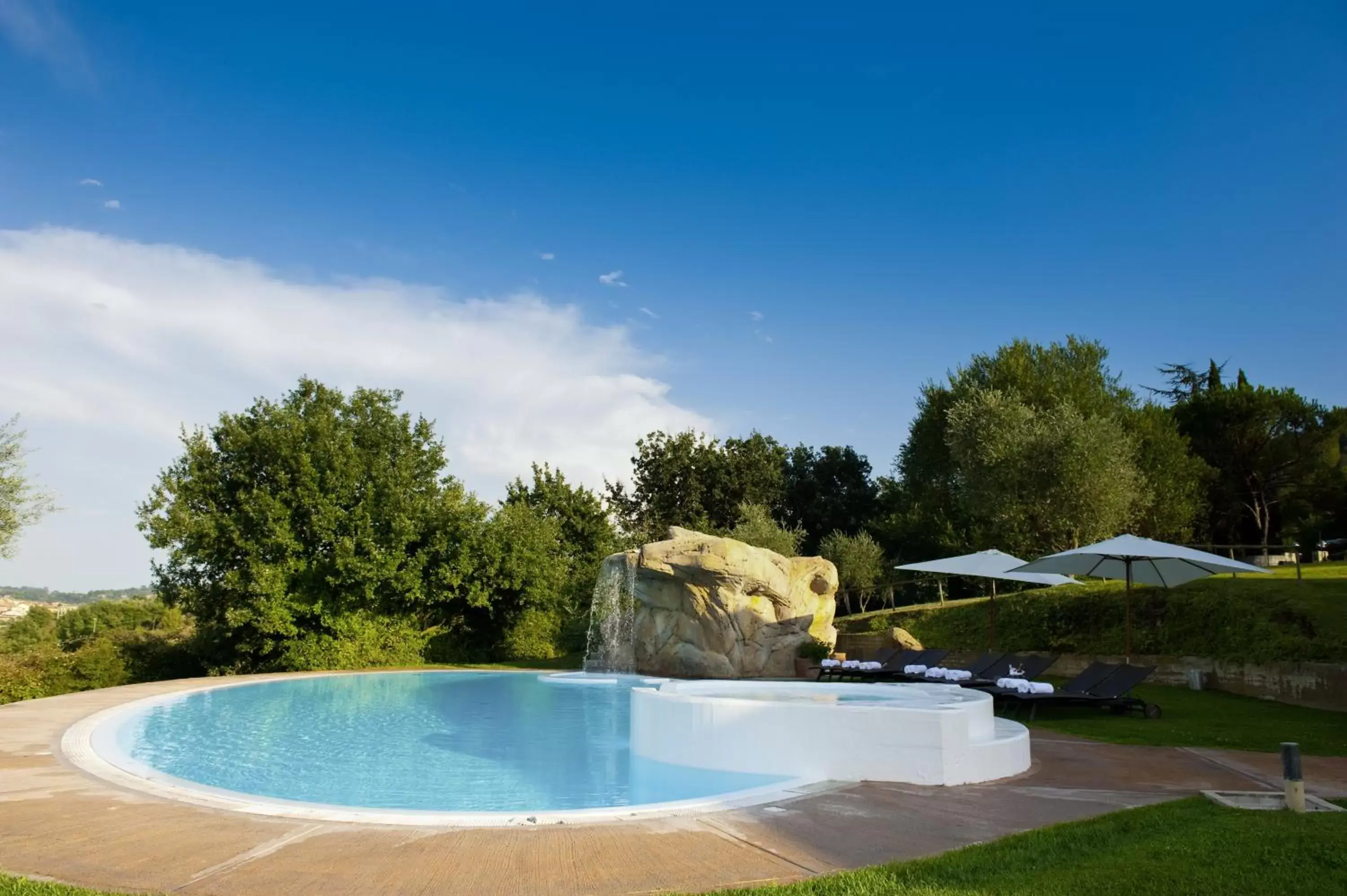 Swimming Pool in Hotel La Meridiana