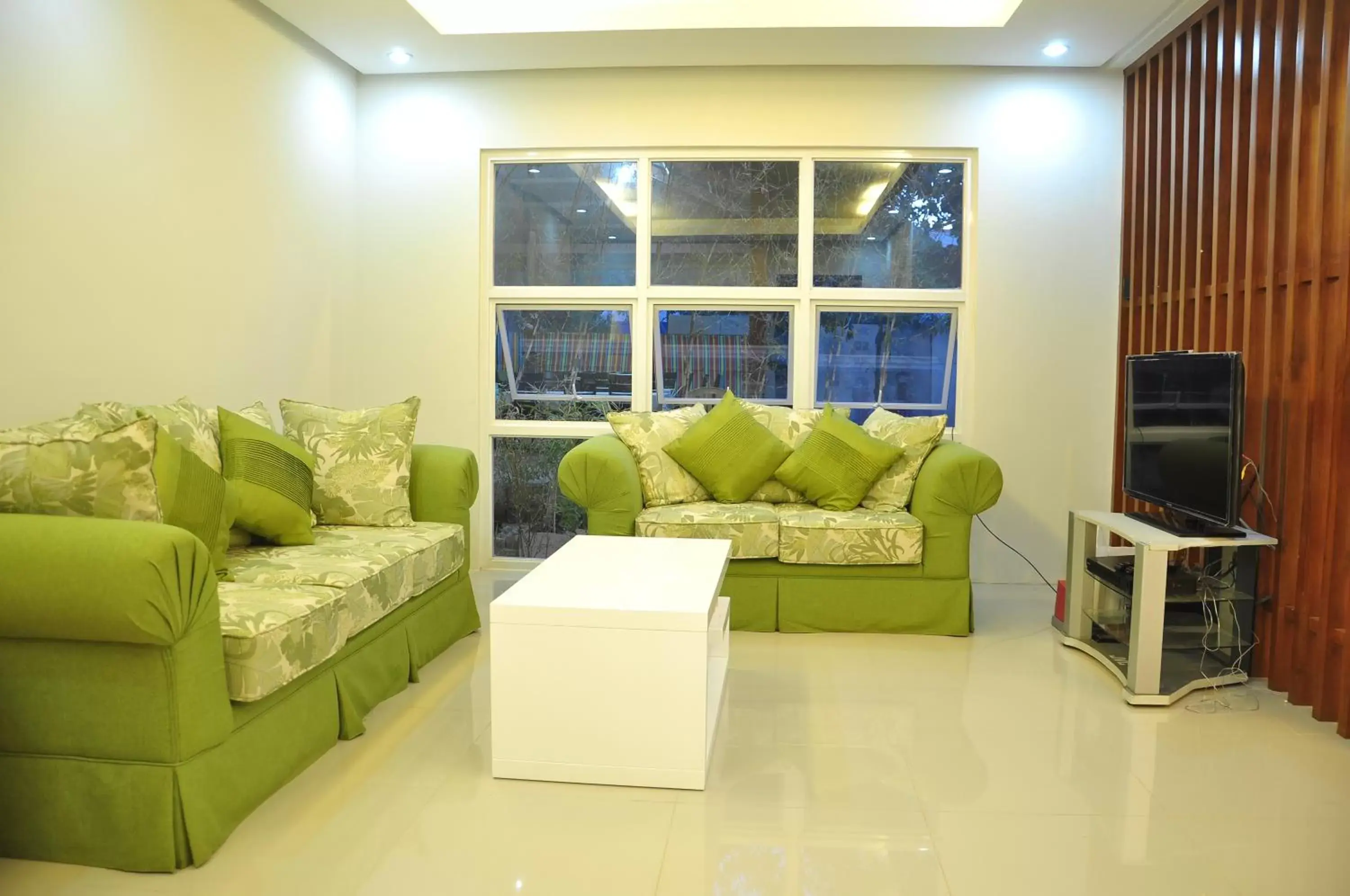 Living room, Seating Area in Greenspace Palawan
