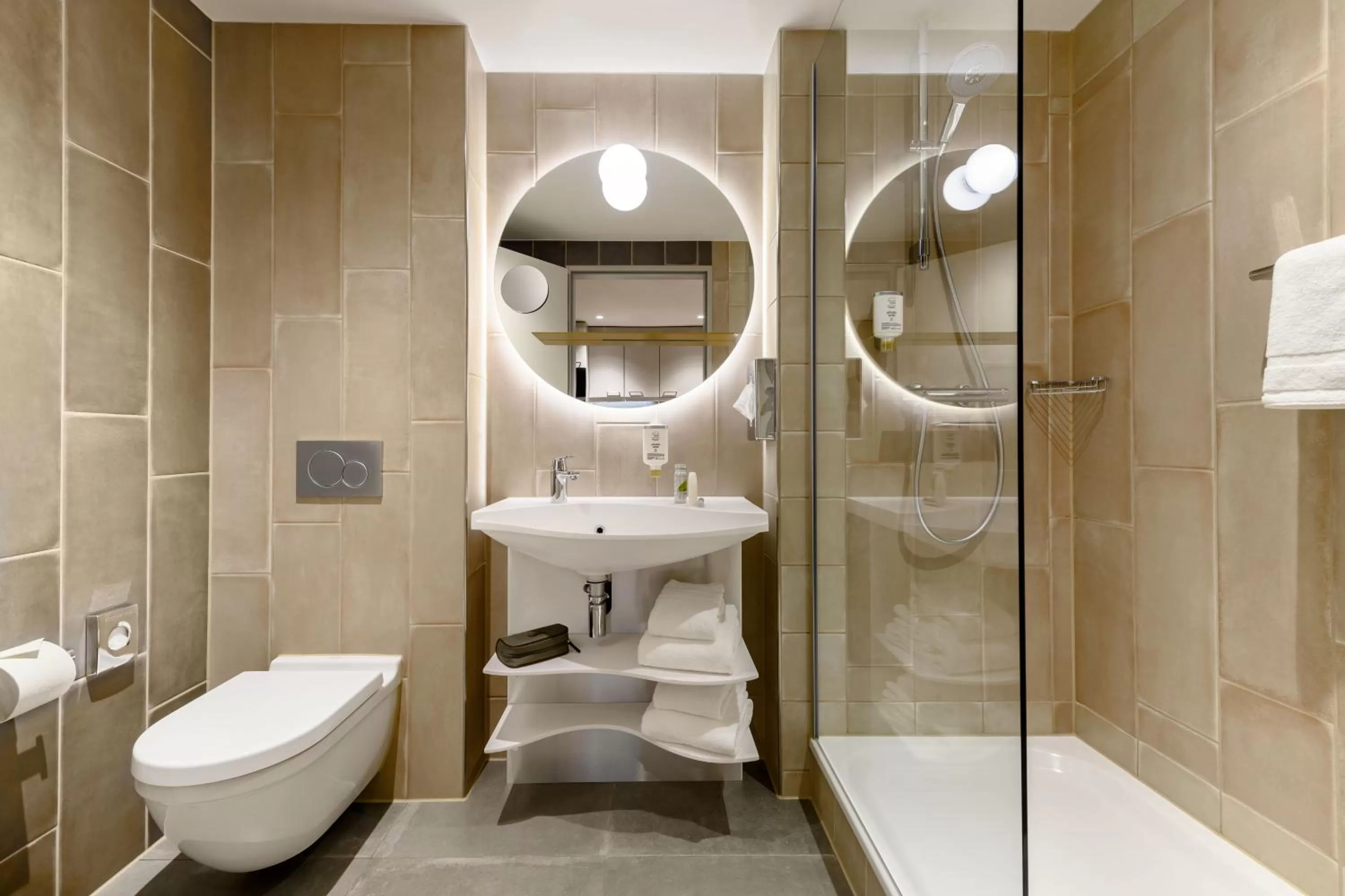 Bathroom in Aparthotel Adagio Bremen City