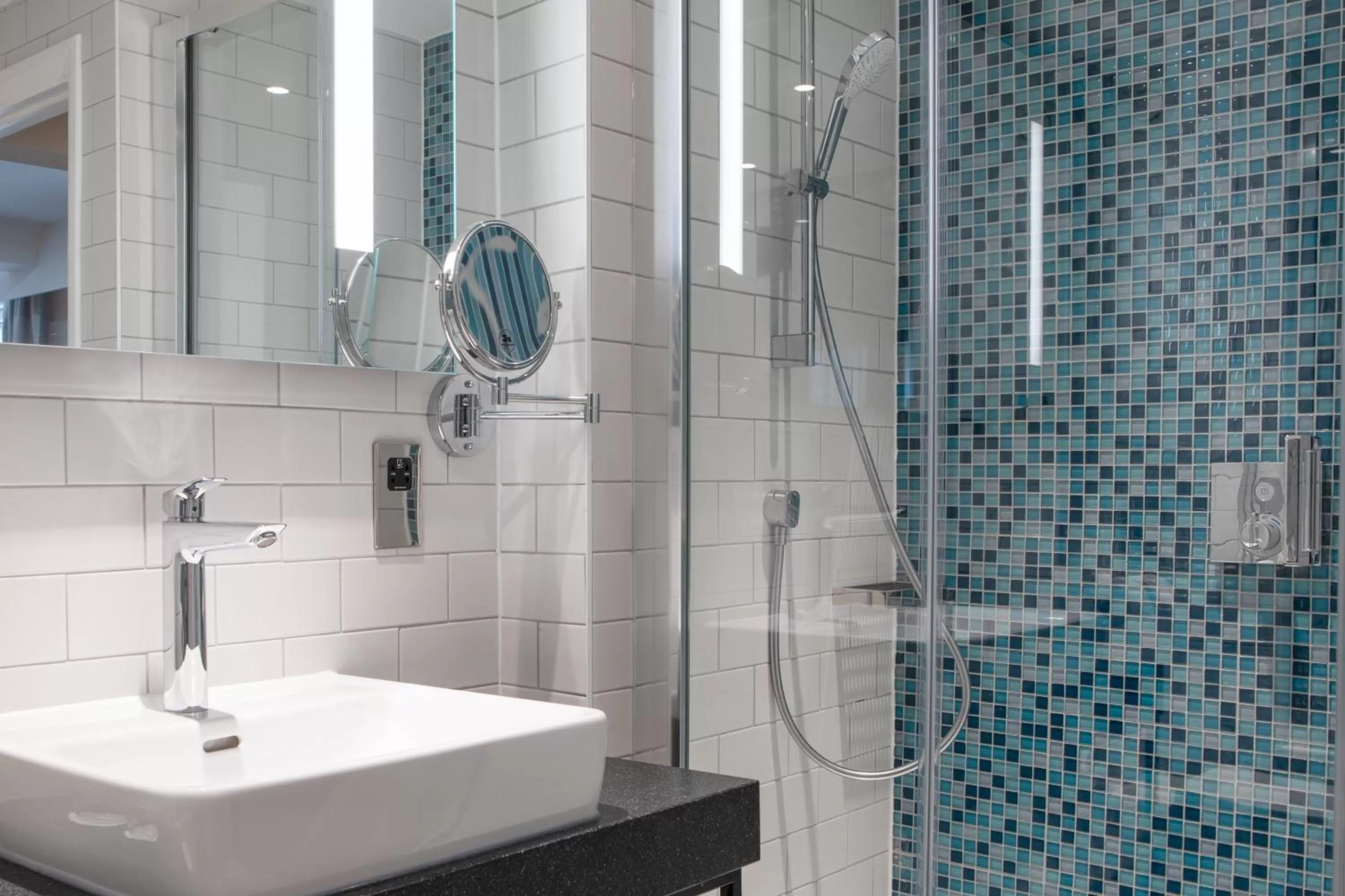 Photo of the whole room in Holiday Inn Bolton Centre by IHG