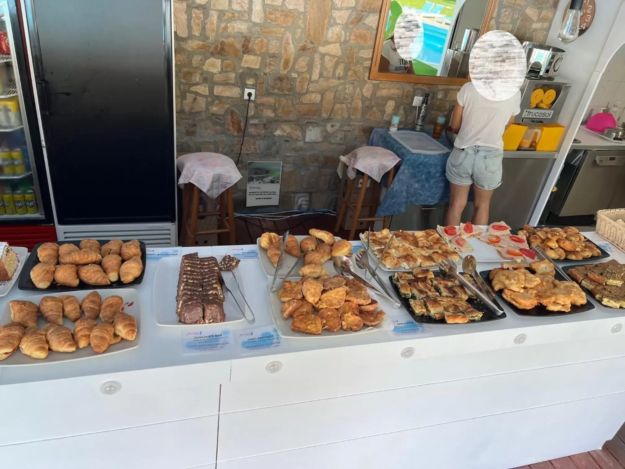 Buffet breakfast in Macedon