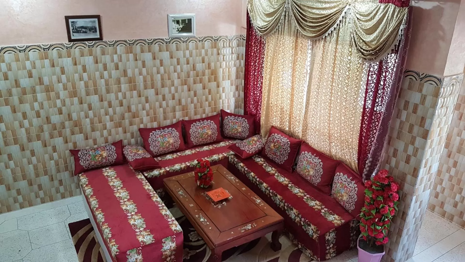 Seating area in Hotel Nice 06