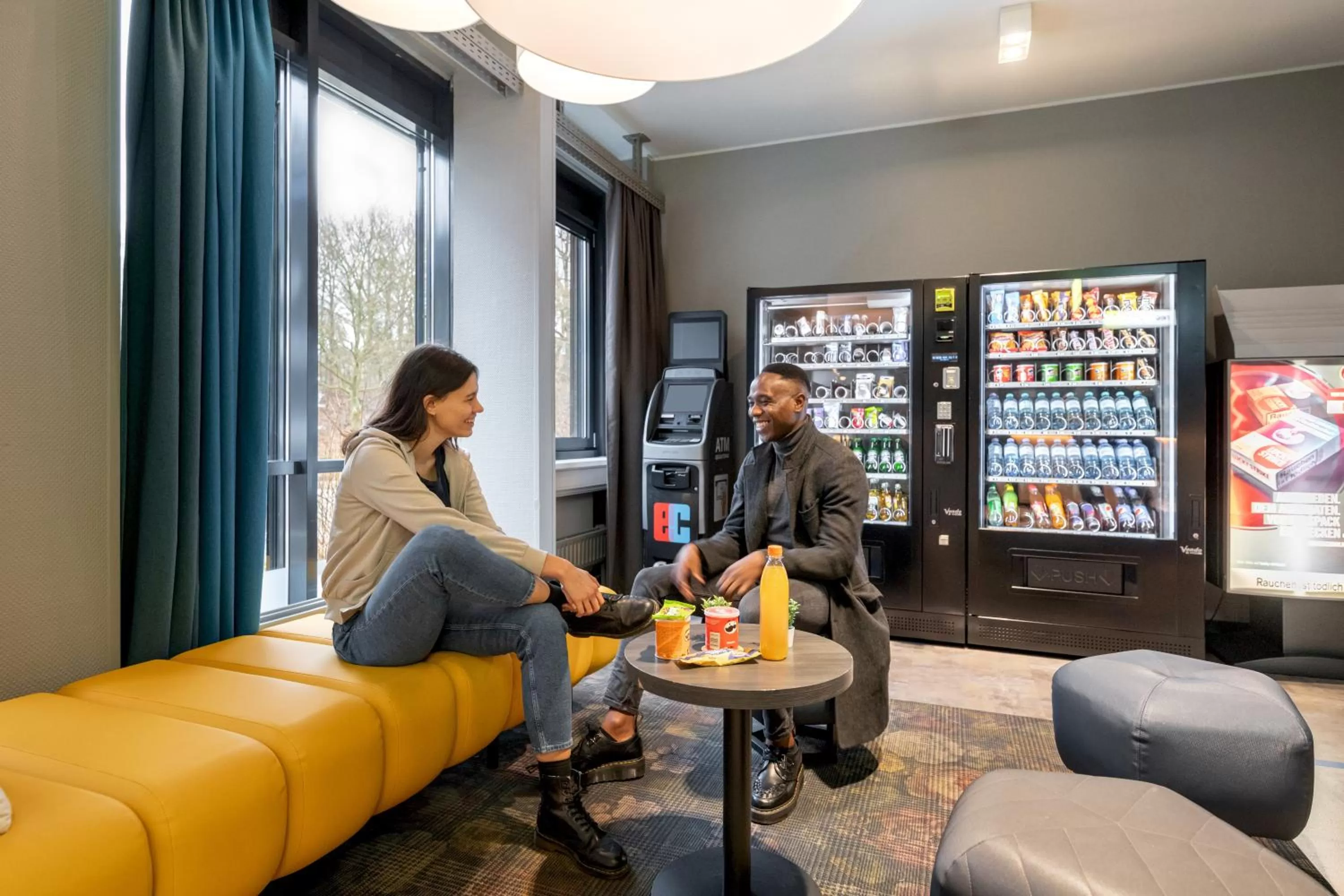 Lounge or bar in a&o Hamburg Hammer Kirche