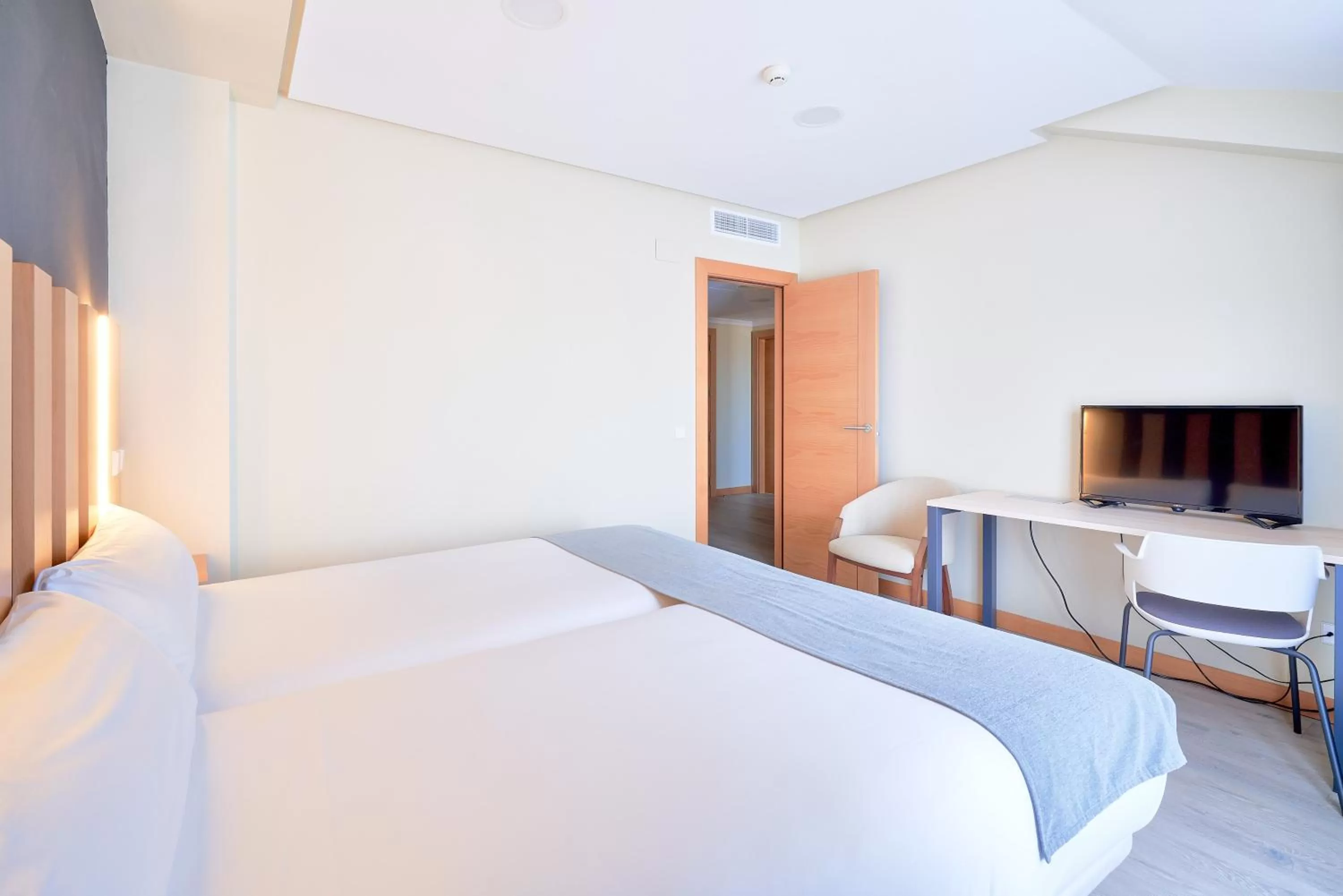 Bed in Smart Hotel La Sagra