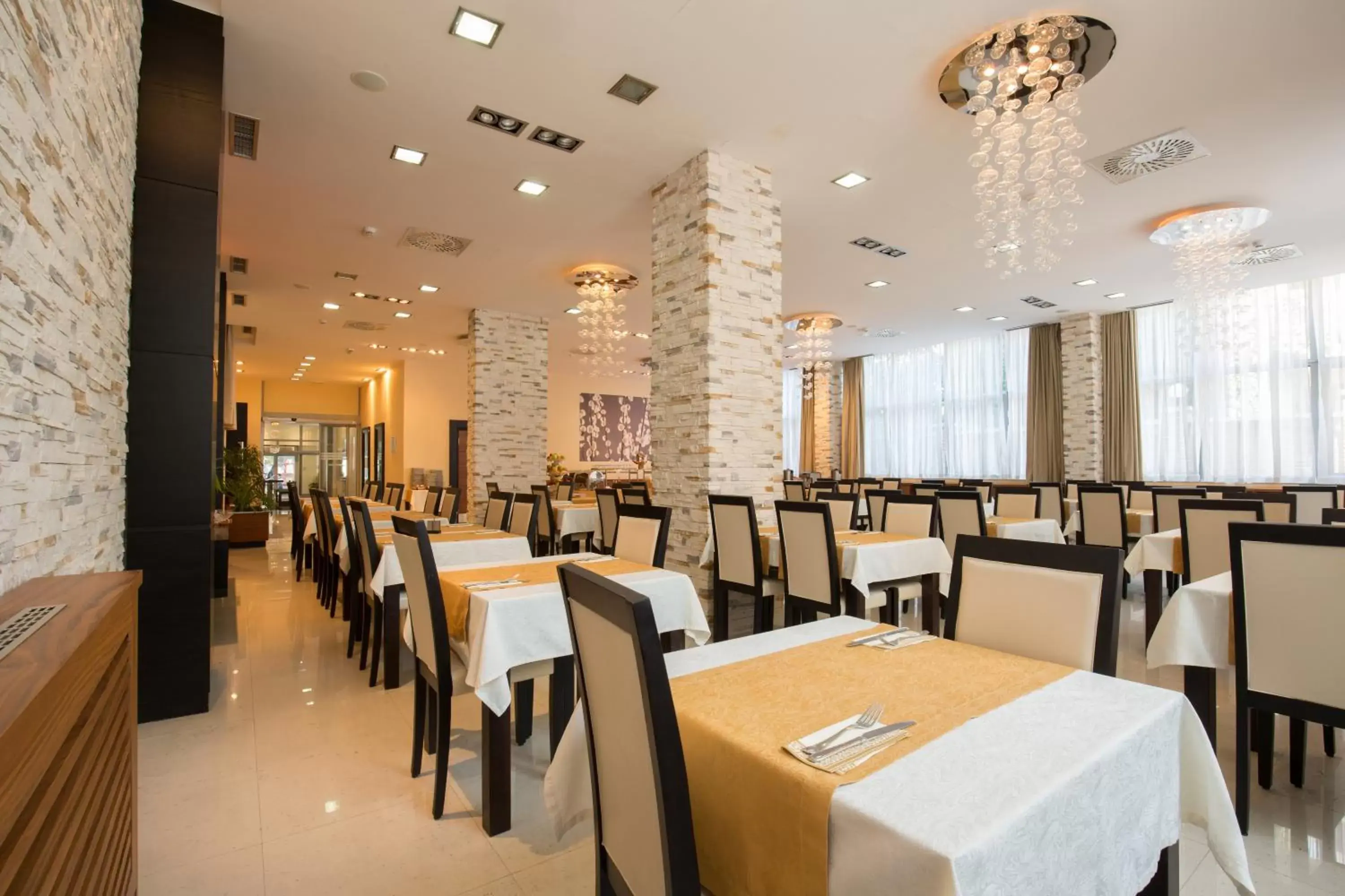 Restaurant/places to eat in Garni Hotel Nevski Restaurant/places to eat in Garni Hotel Nevski