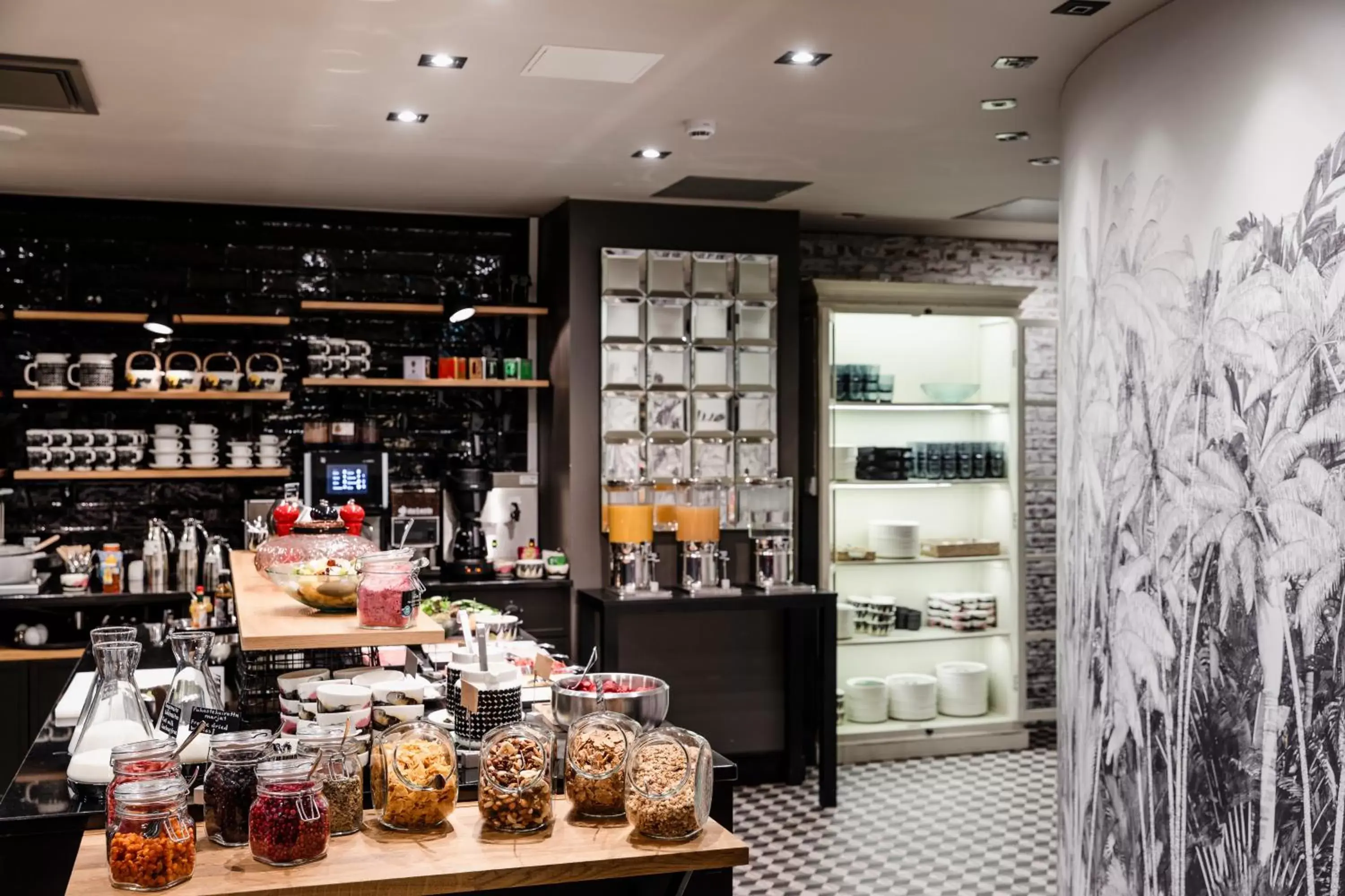 Buffet breakfast in Hotel F6 Buffet breakfast in Hotel F6