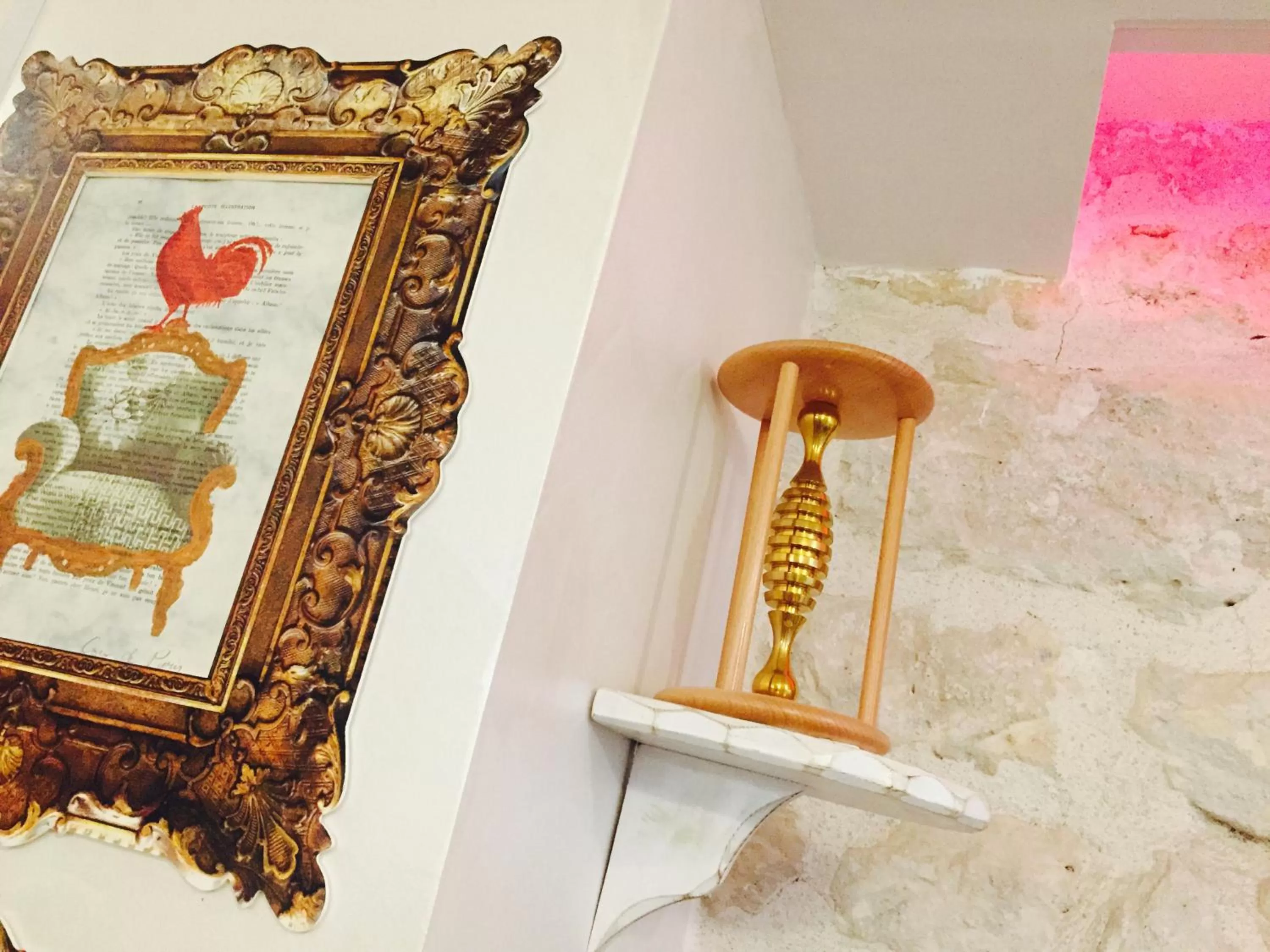 Decorative detail in Le Pavillon Hotel