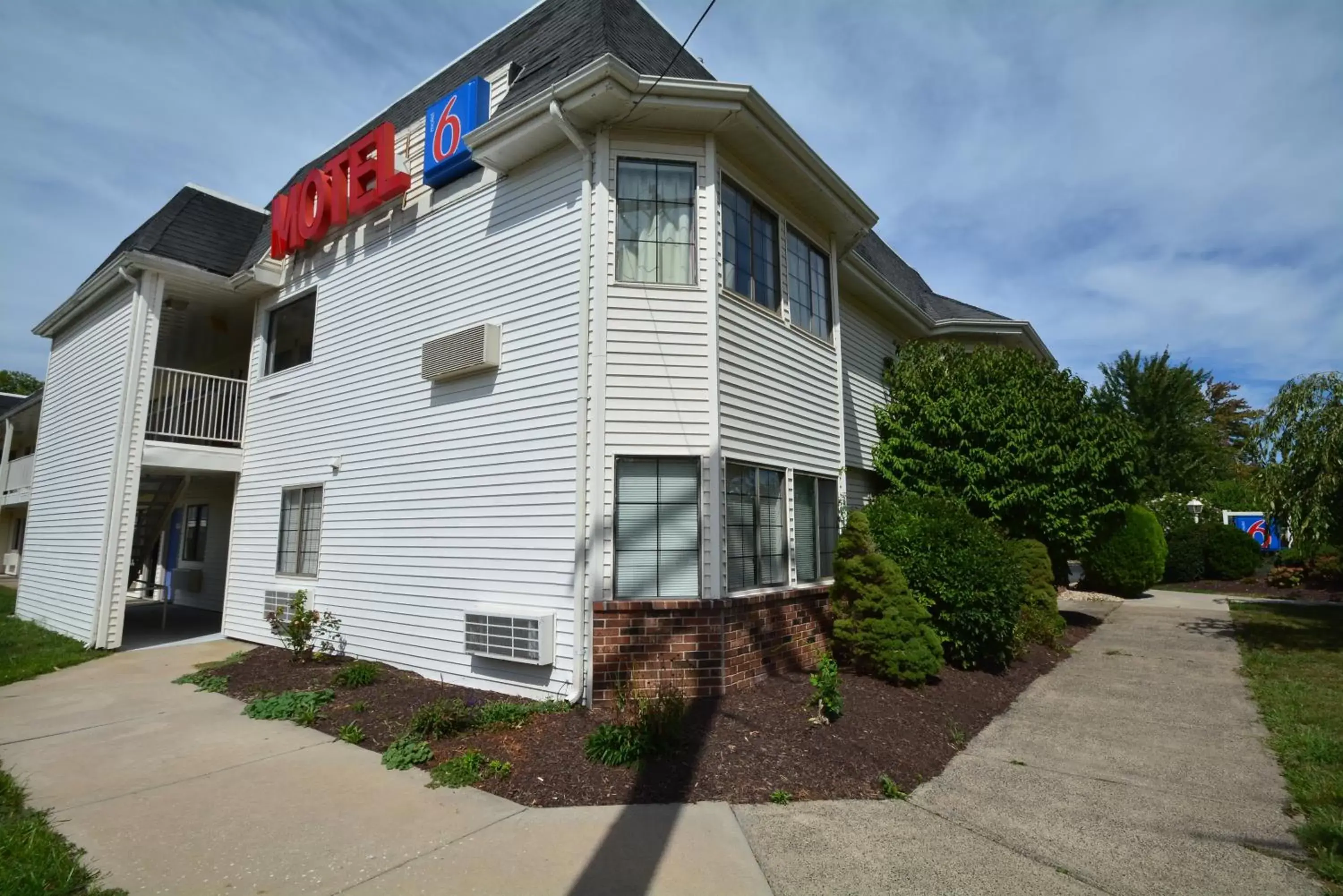 Property building in Motel 6-Wethersfield, CT - Hartford Property building in Motel 6-Wethersfield, CT - Hartford