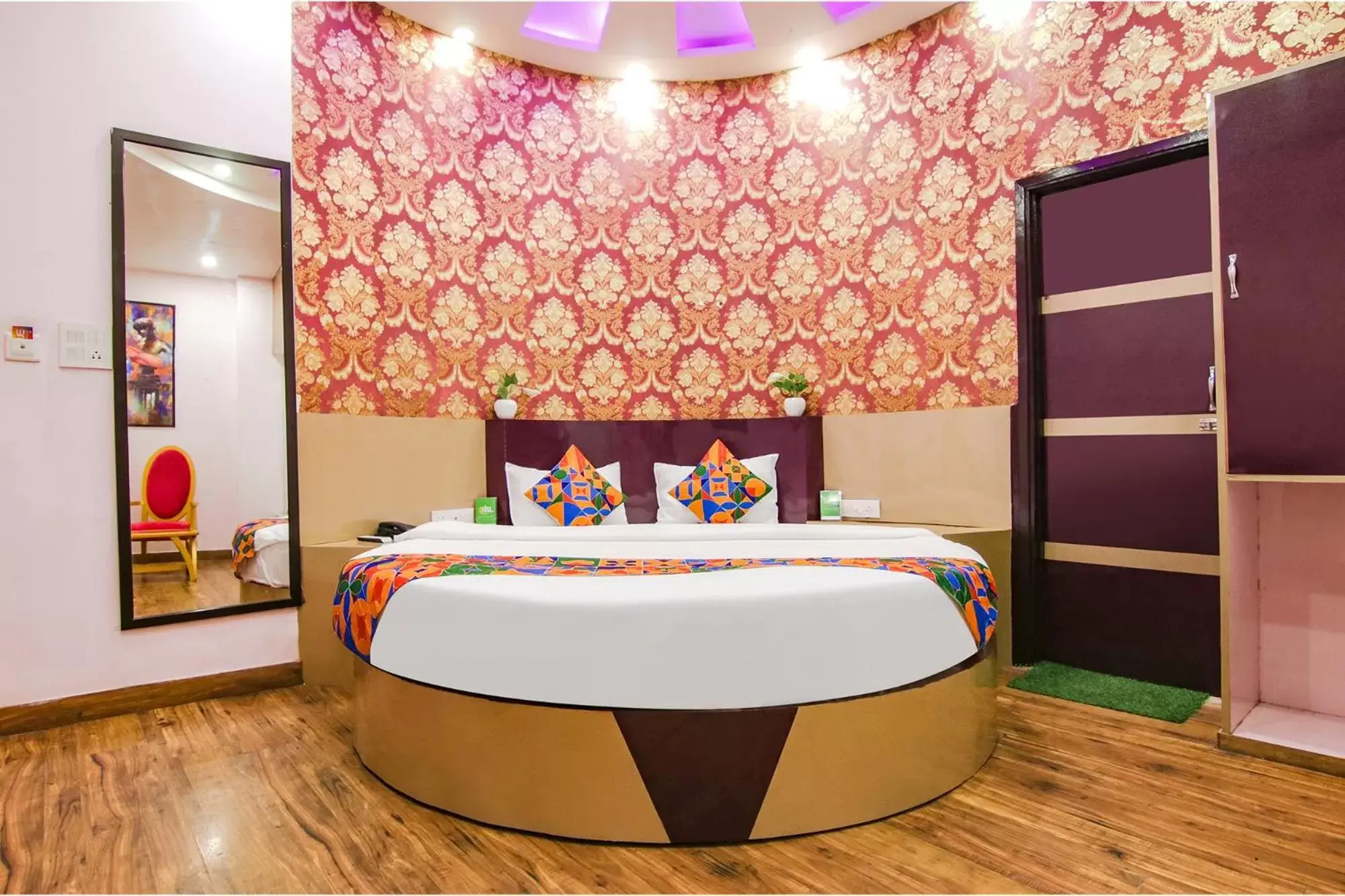 Suite in FabHotel Sallow Grand Suite in FabHotel Sallow Grand