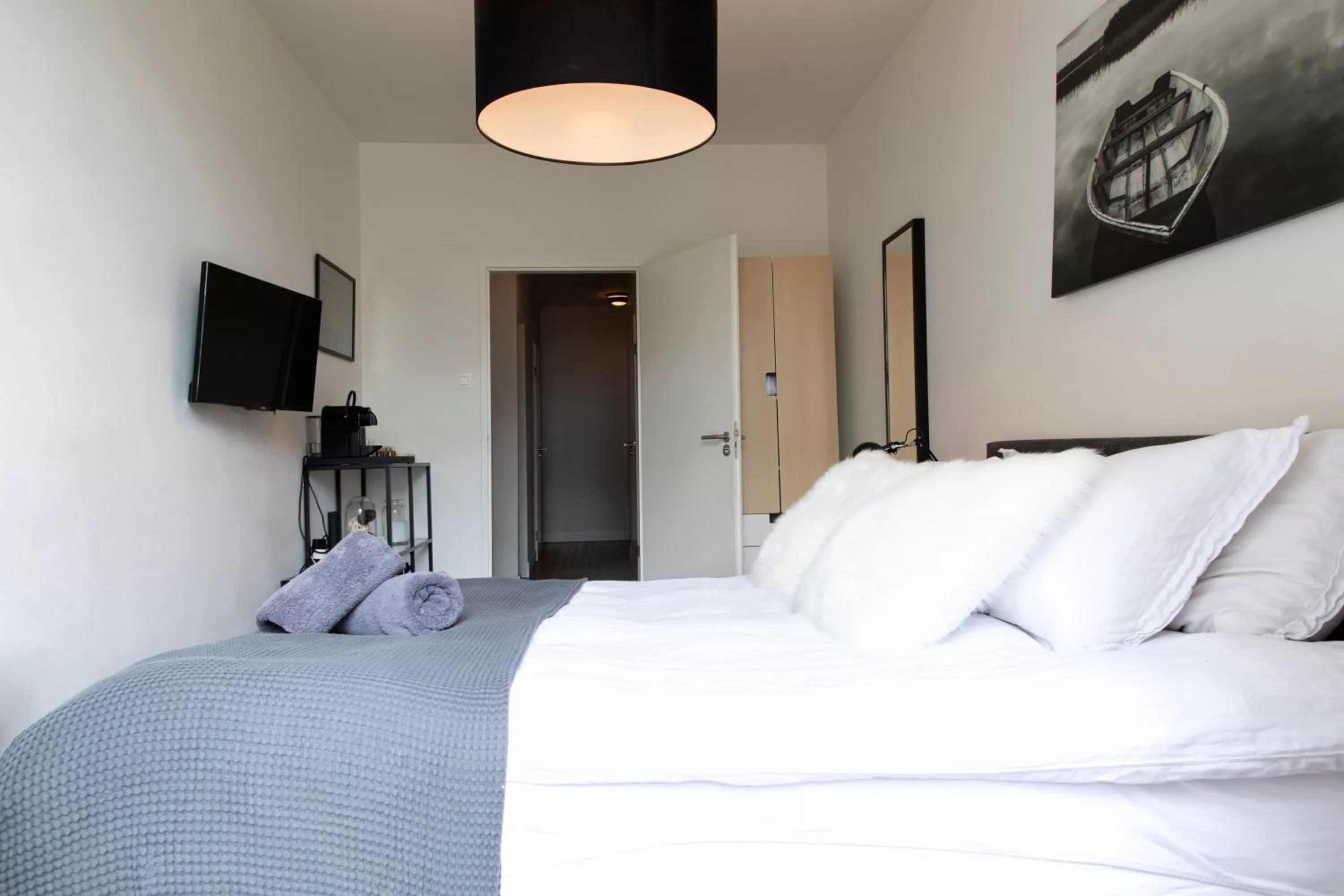 Bed in Modern Hideout Ace Location