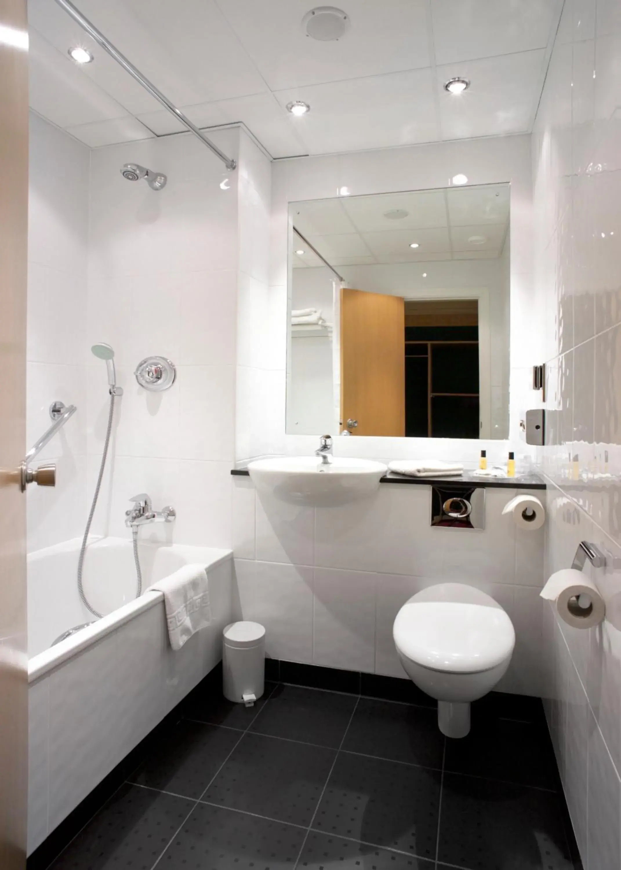 Toilet, Bathroom in Best Western Plus Milford Hotel