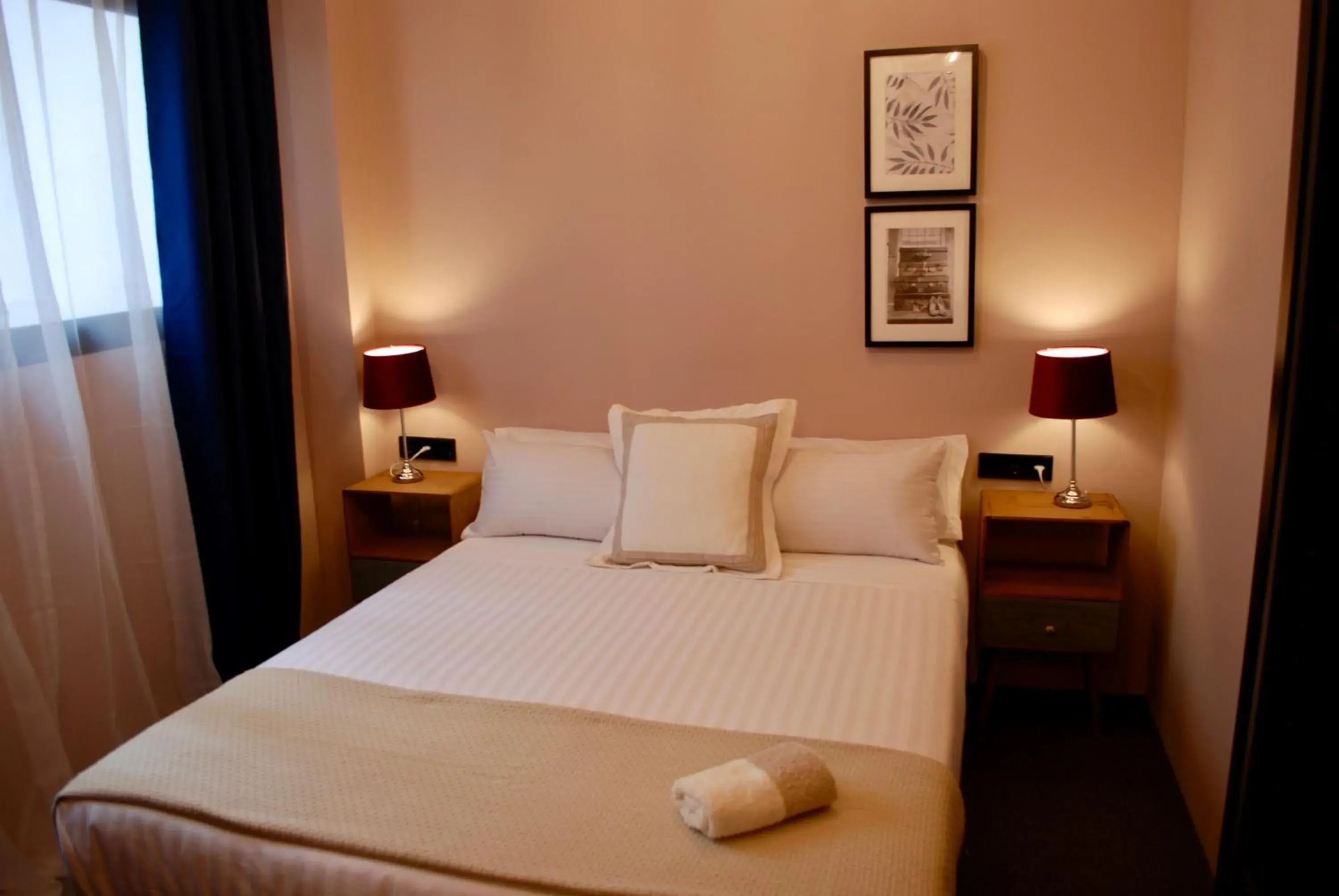 Photo of the whole room, Bed in HoGraFic hotel boutique