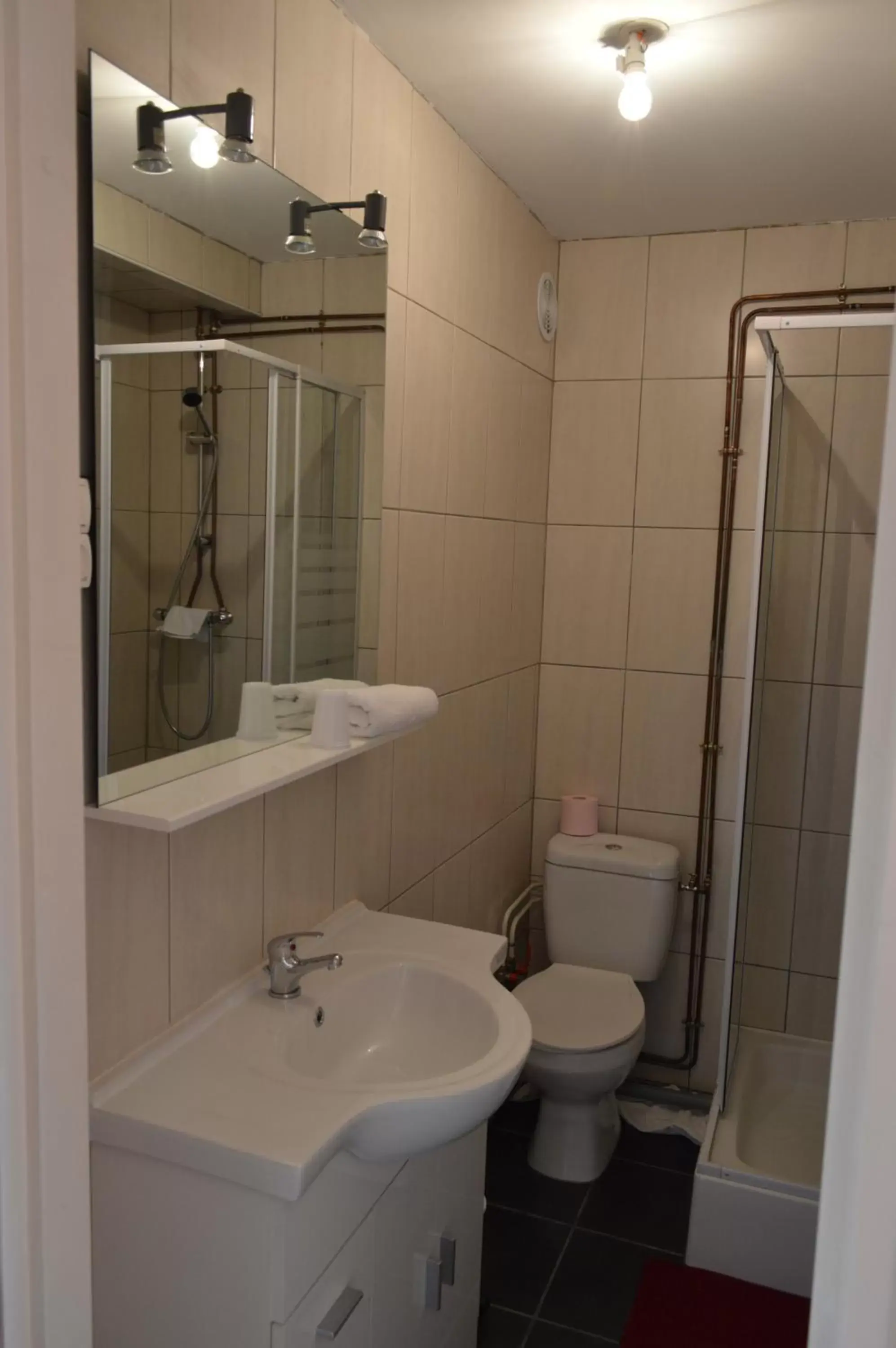 Bathroom in Hôtel Timgad