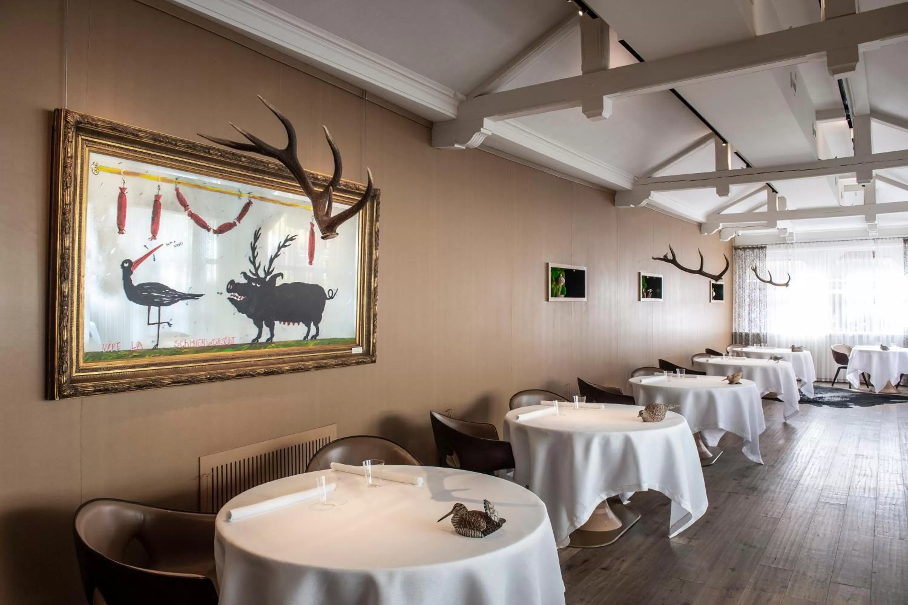 Restaurant/places to eat in Relais et Châteaux Le Chambard