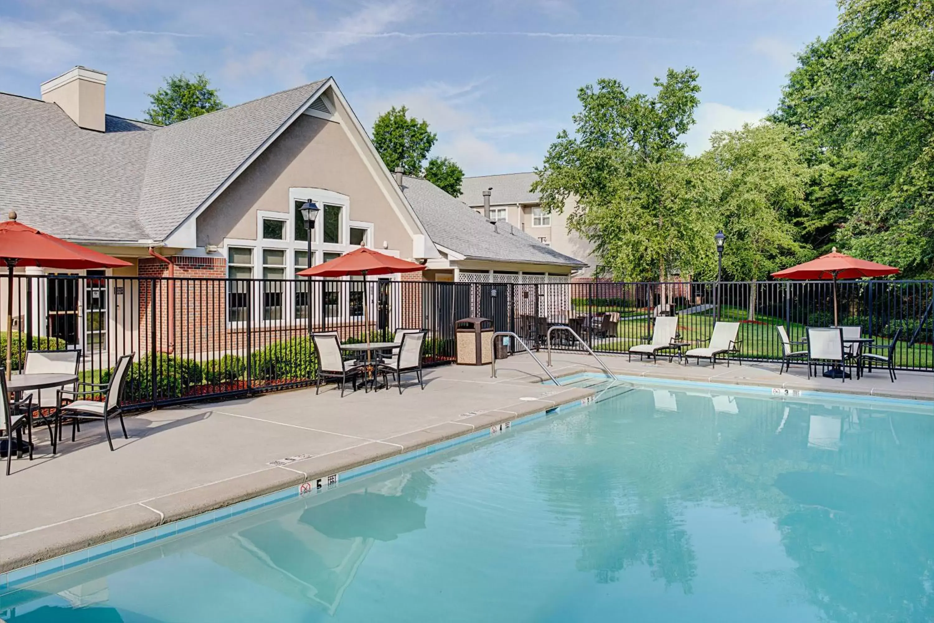 Swimming pool, Property Building in Residence Inn Atlanta Norcross/Peachtree Corners