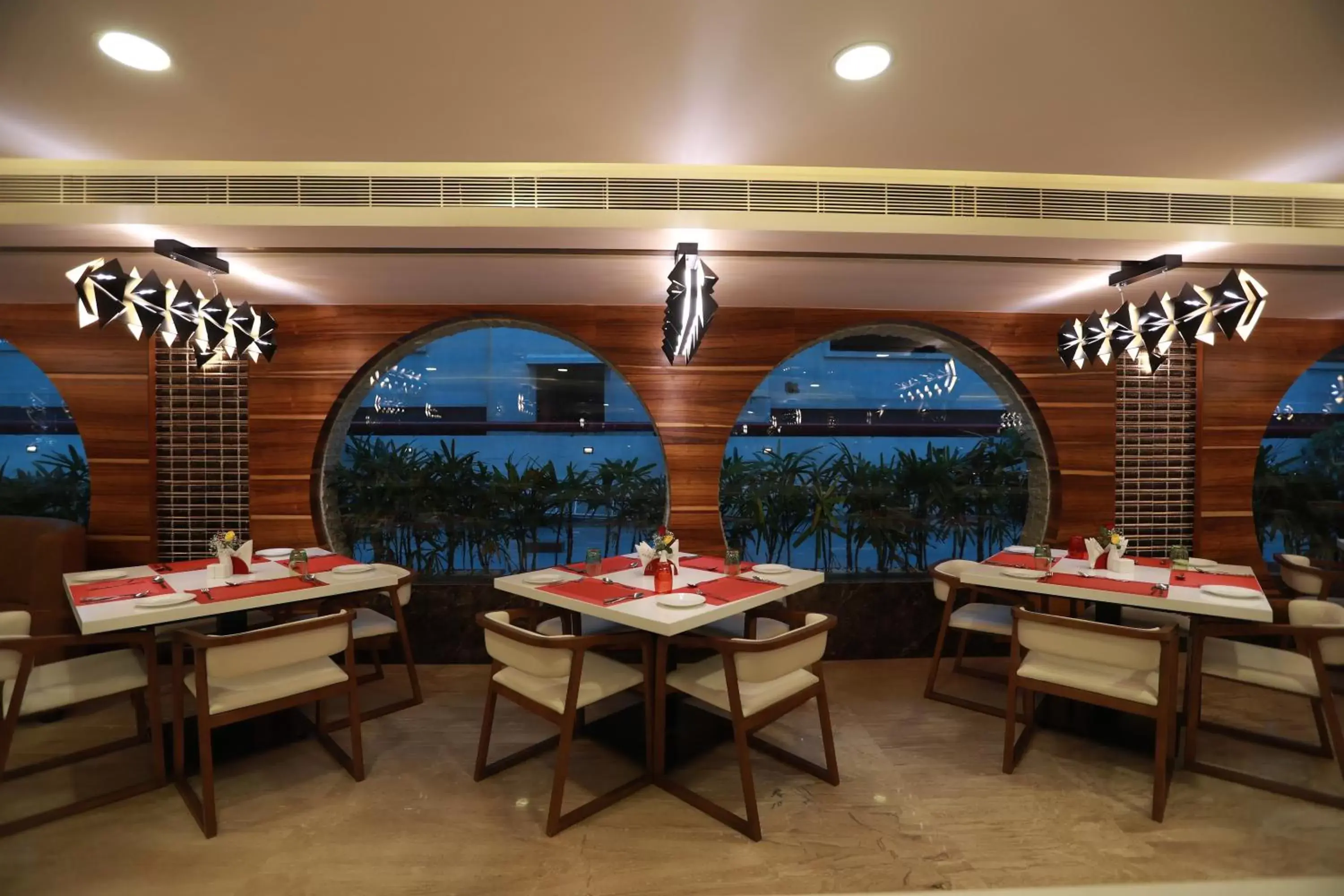Restaurant/Places to Eat in Hotel Park Elanza Chennai
