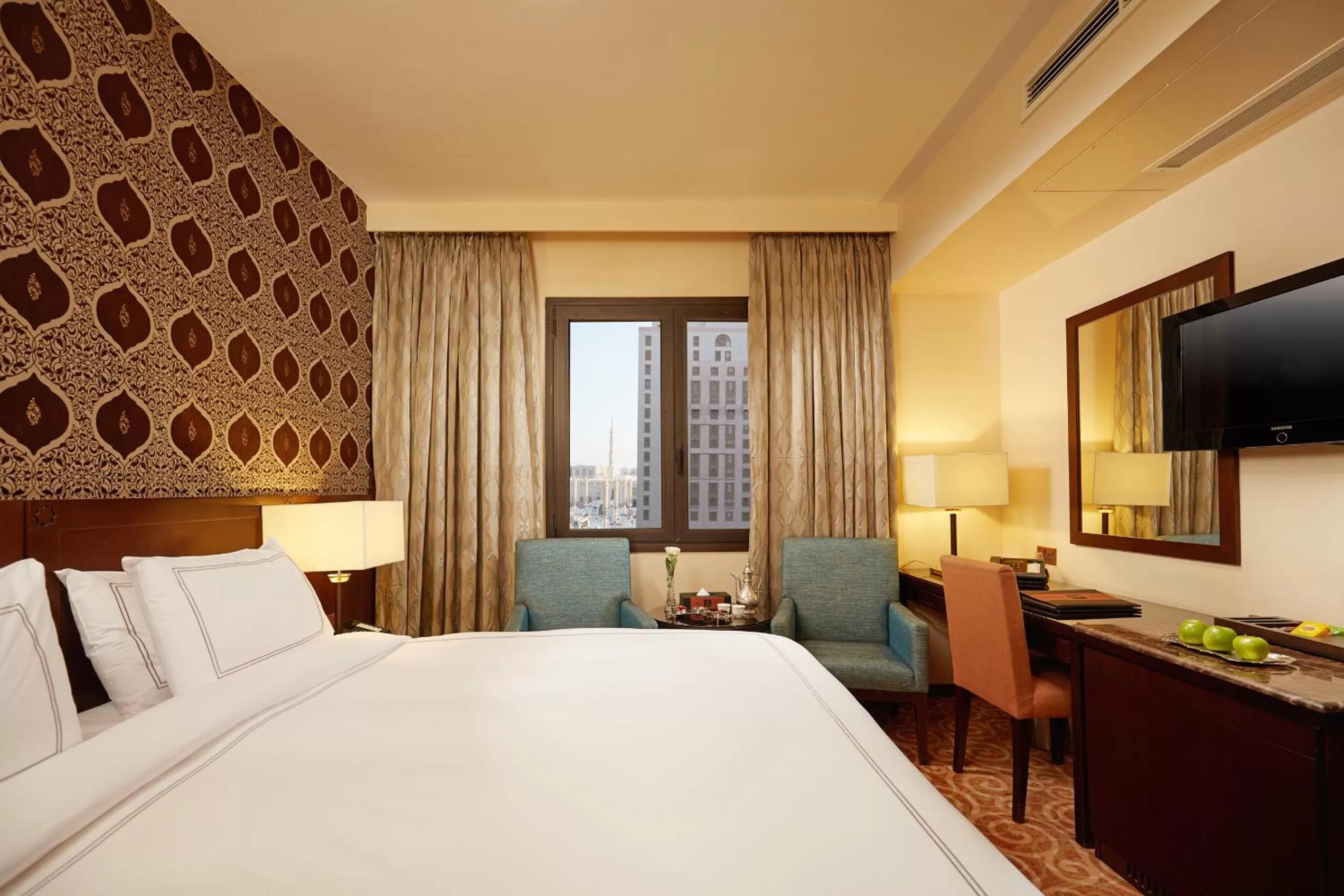 Bed in Dallah Taibah Hotel