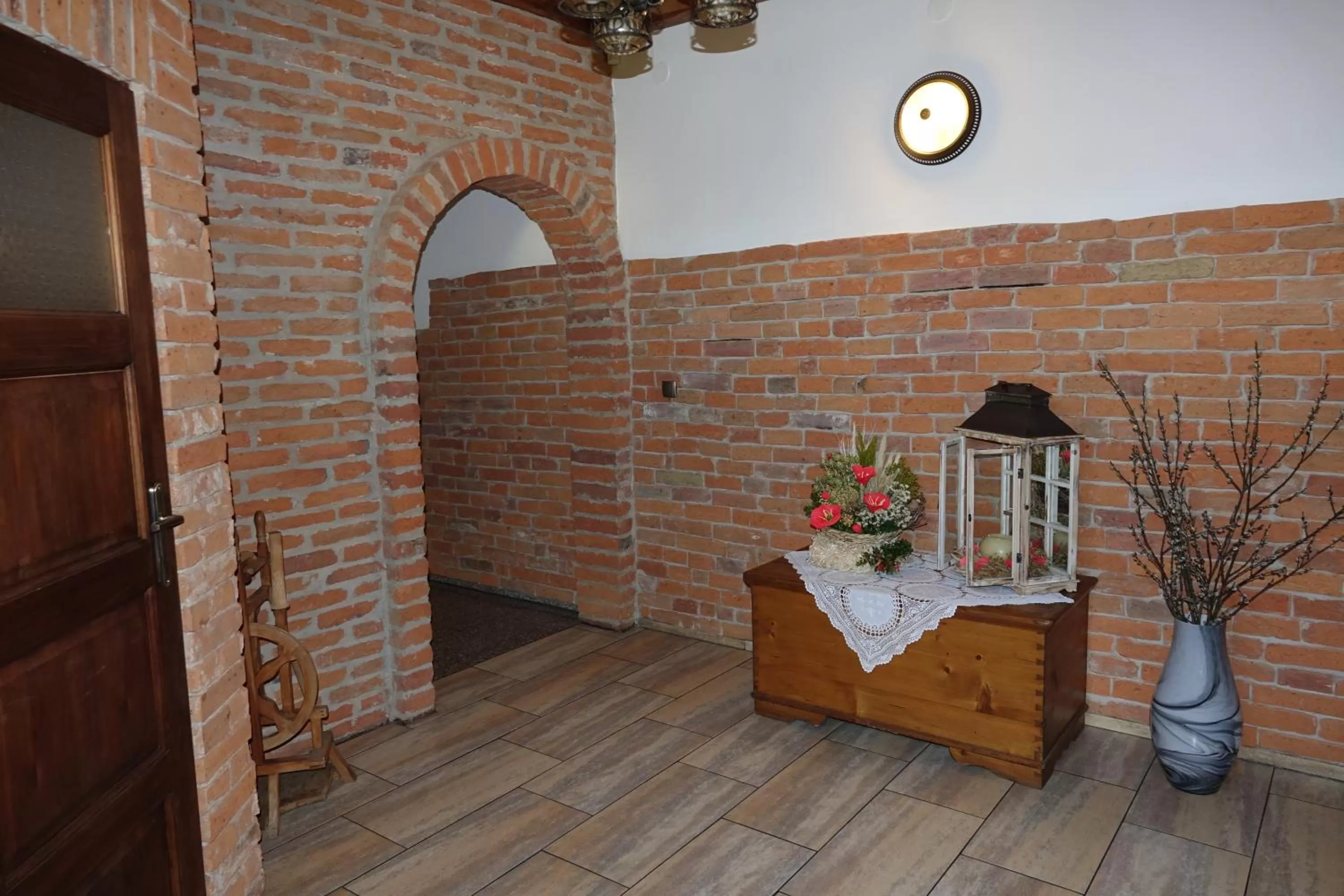 Restaurant/places to eat in Gościniec Dworski w Ropie - Pokoje gościnne