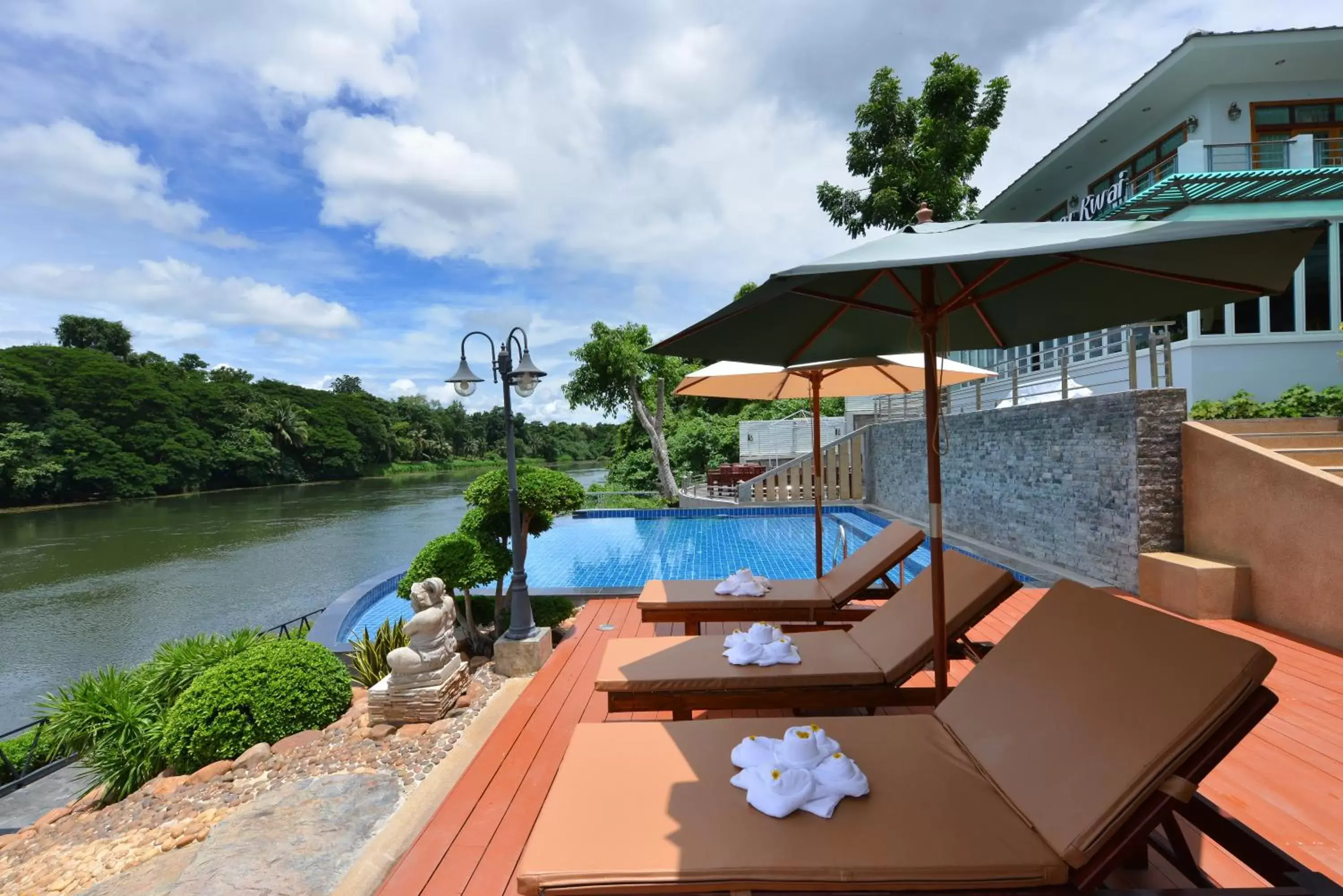 Swimming pool in Princess River Kwai Hotel