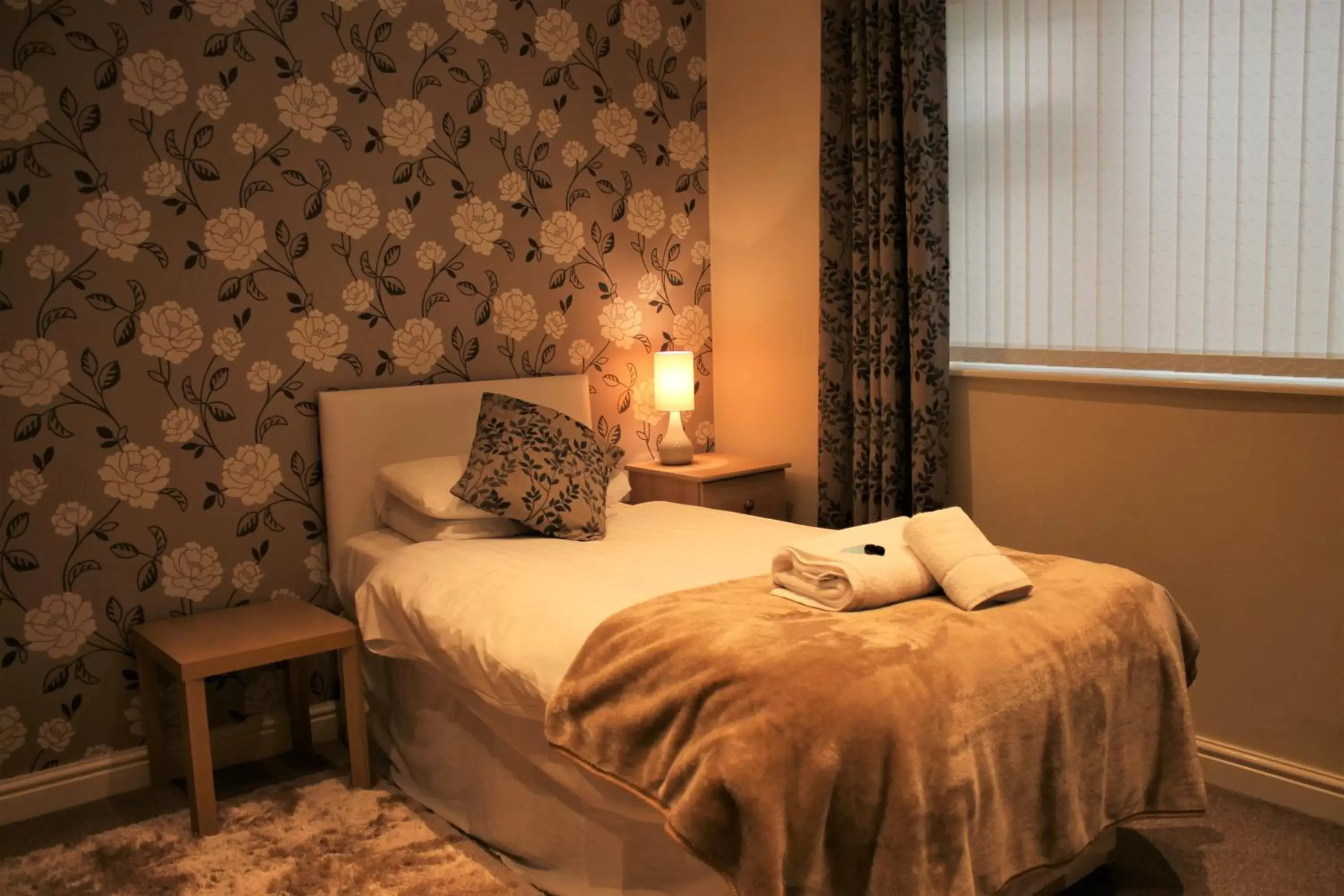 Bedroom, Bed in Winchmore Hotel
