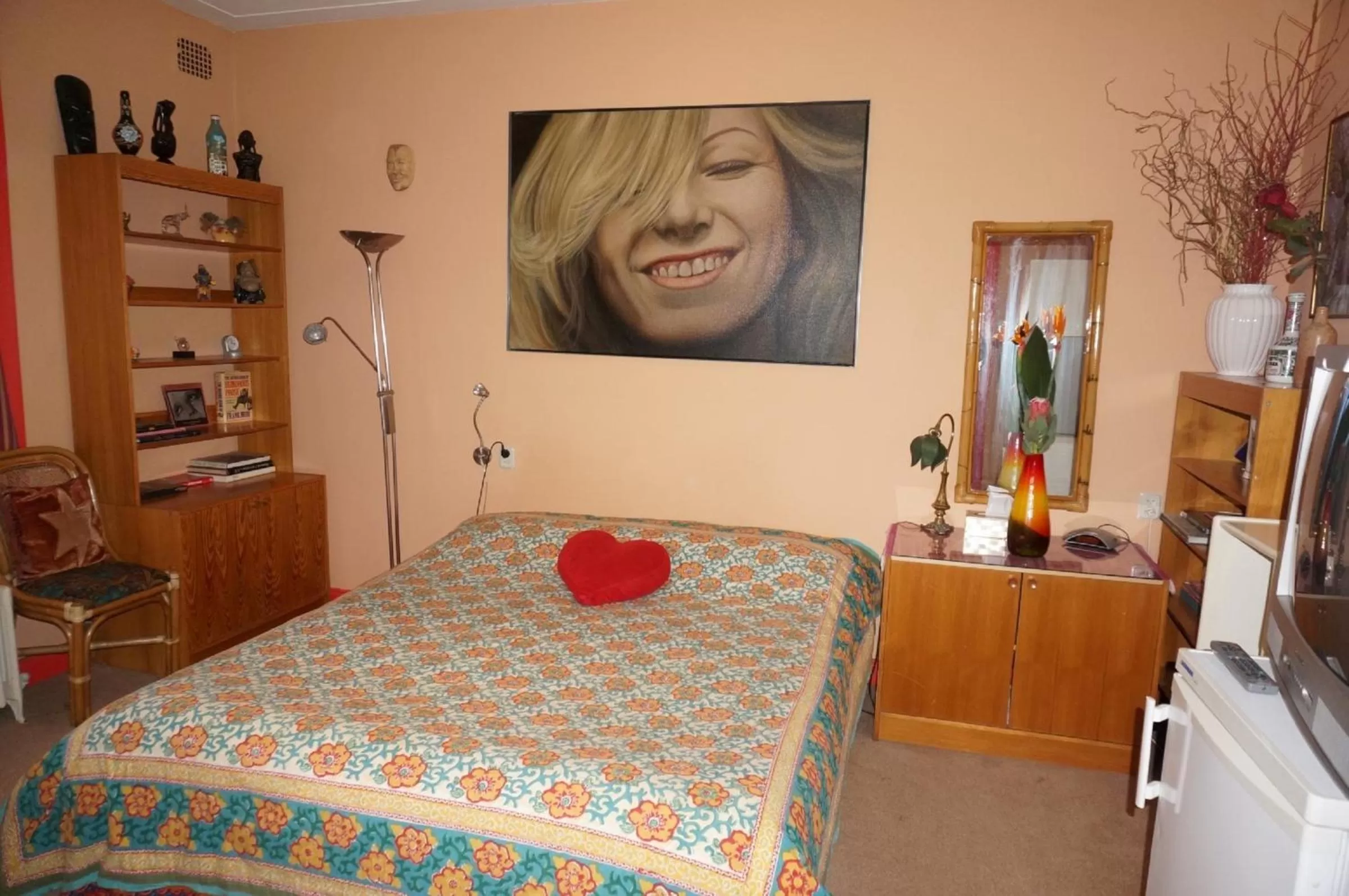 Bed in Xaviera's Bed and Breakfast