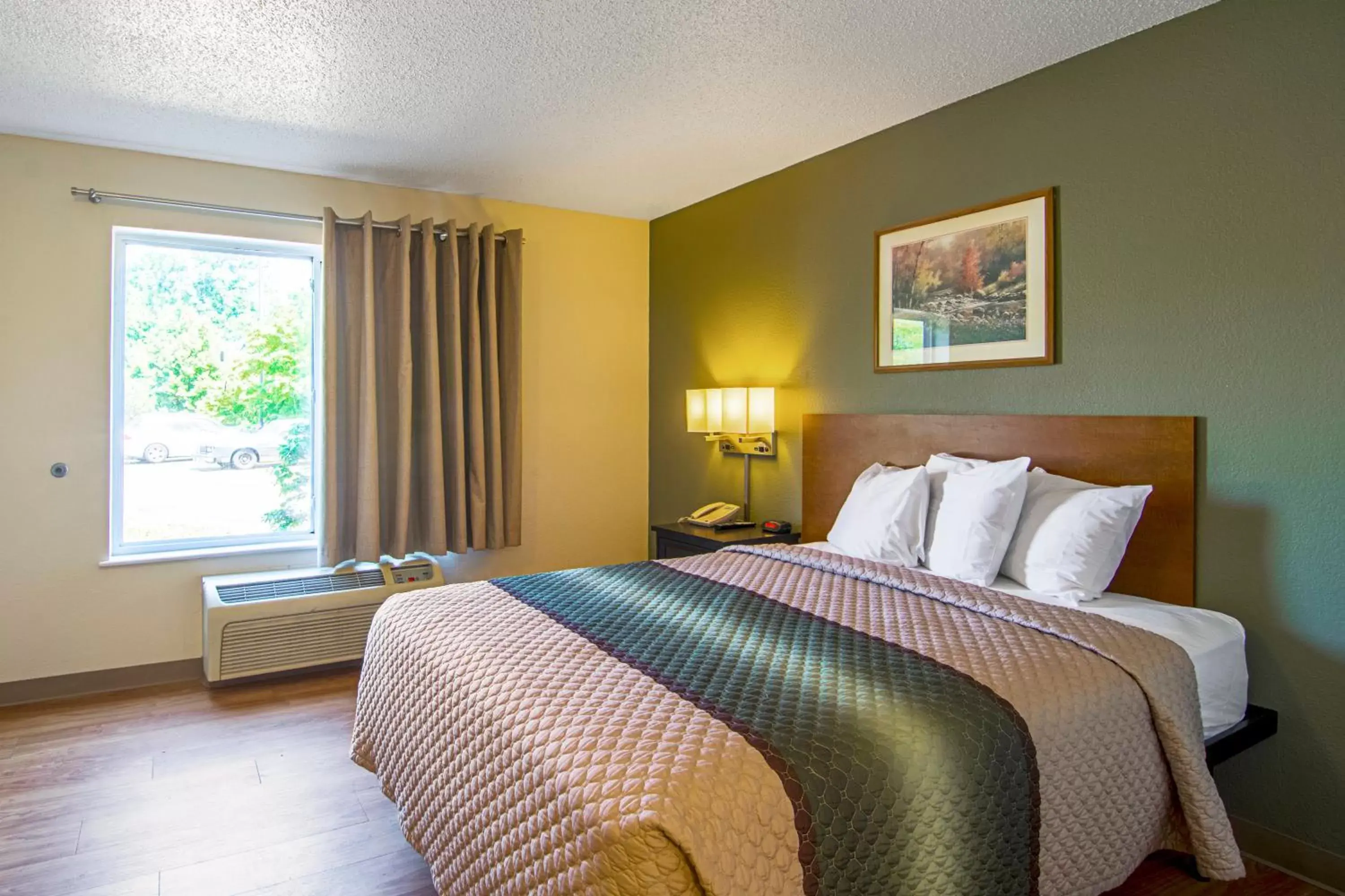 Photo of the whole room in HomeTowne Studios by Red Roof Chicago - Waukegan Photo of the whole room in HomeTowne Studios by Red Roof Chicago - Waukegan