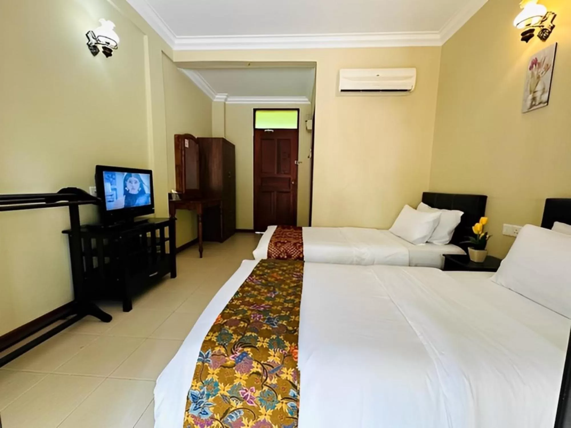 Bed in MORTEN VILLA MELAKA