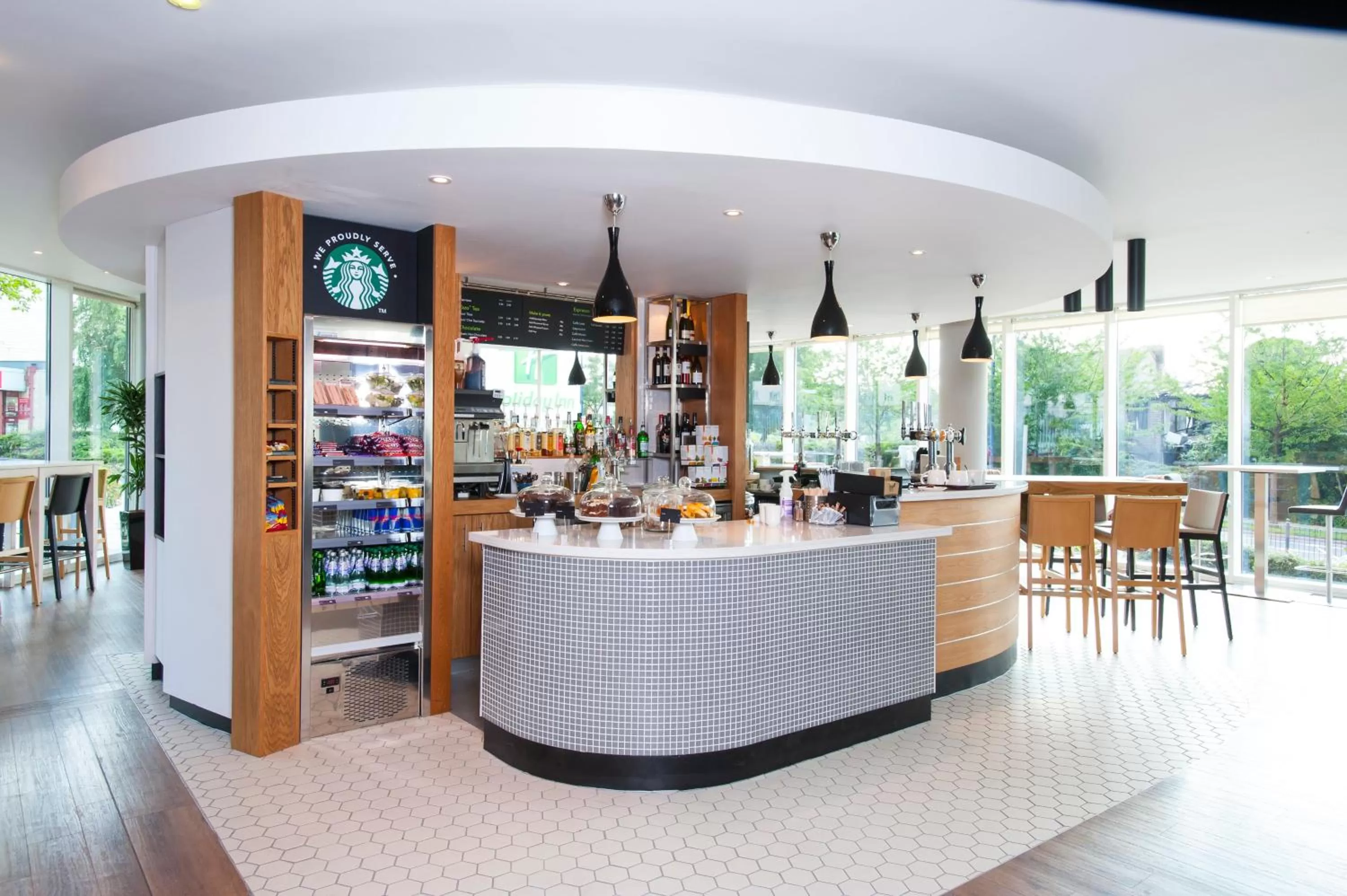 Restaurant/places to eat in Holiday Inn London West by IHG