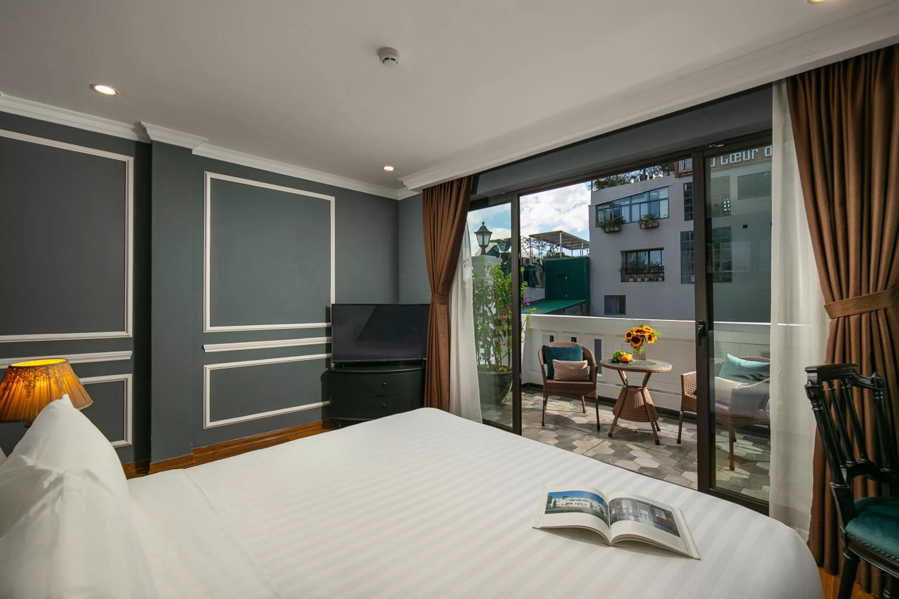 View (from property/room), Bed in La Selva Premium Hotel