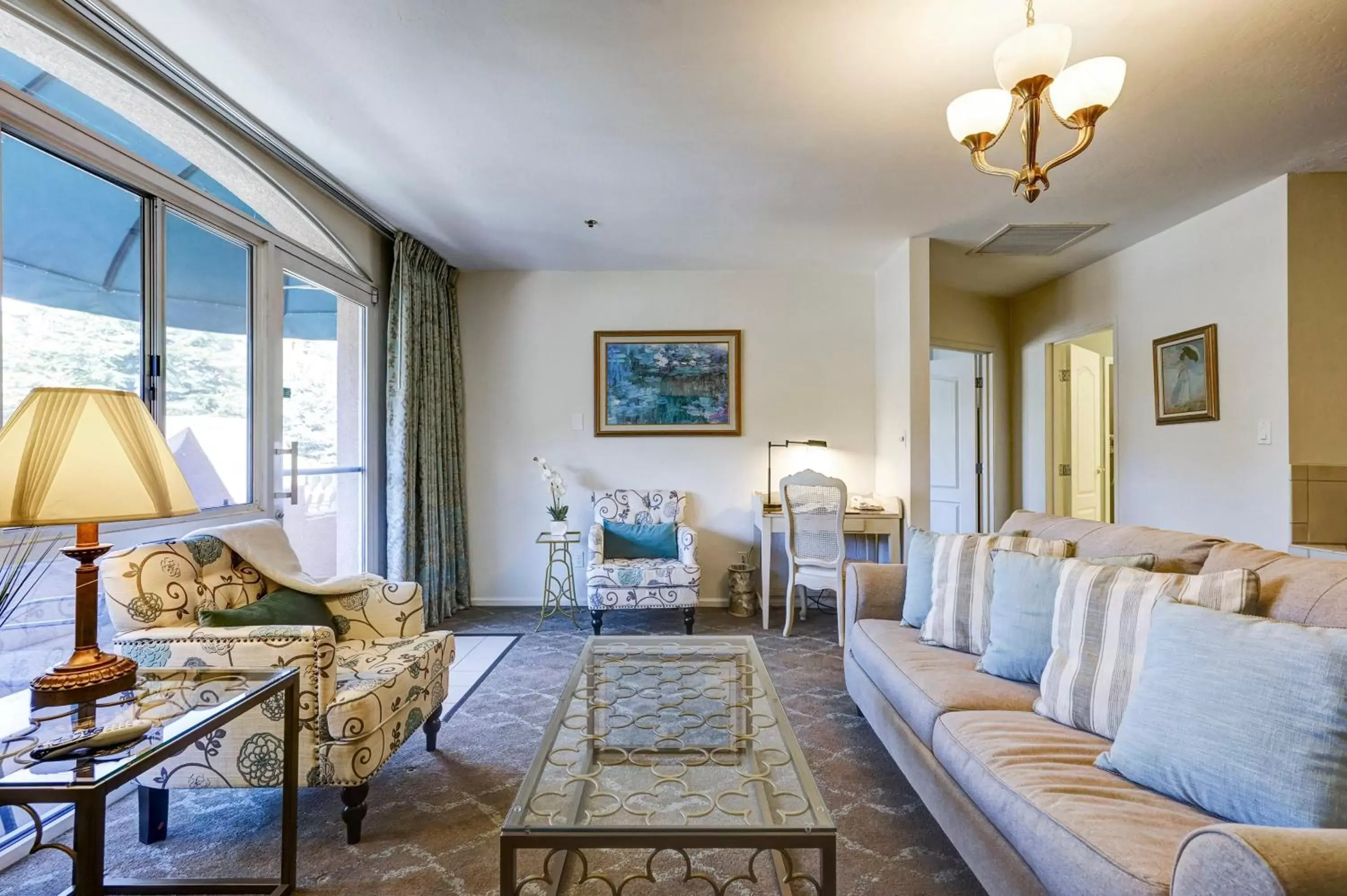 Living room, Seating Area in Forest Villas Hotel