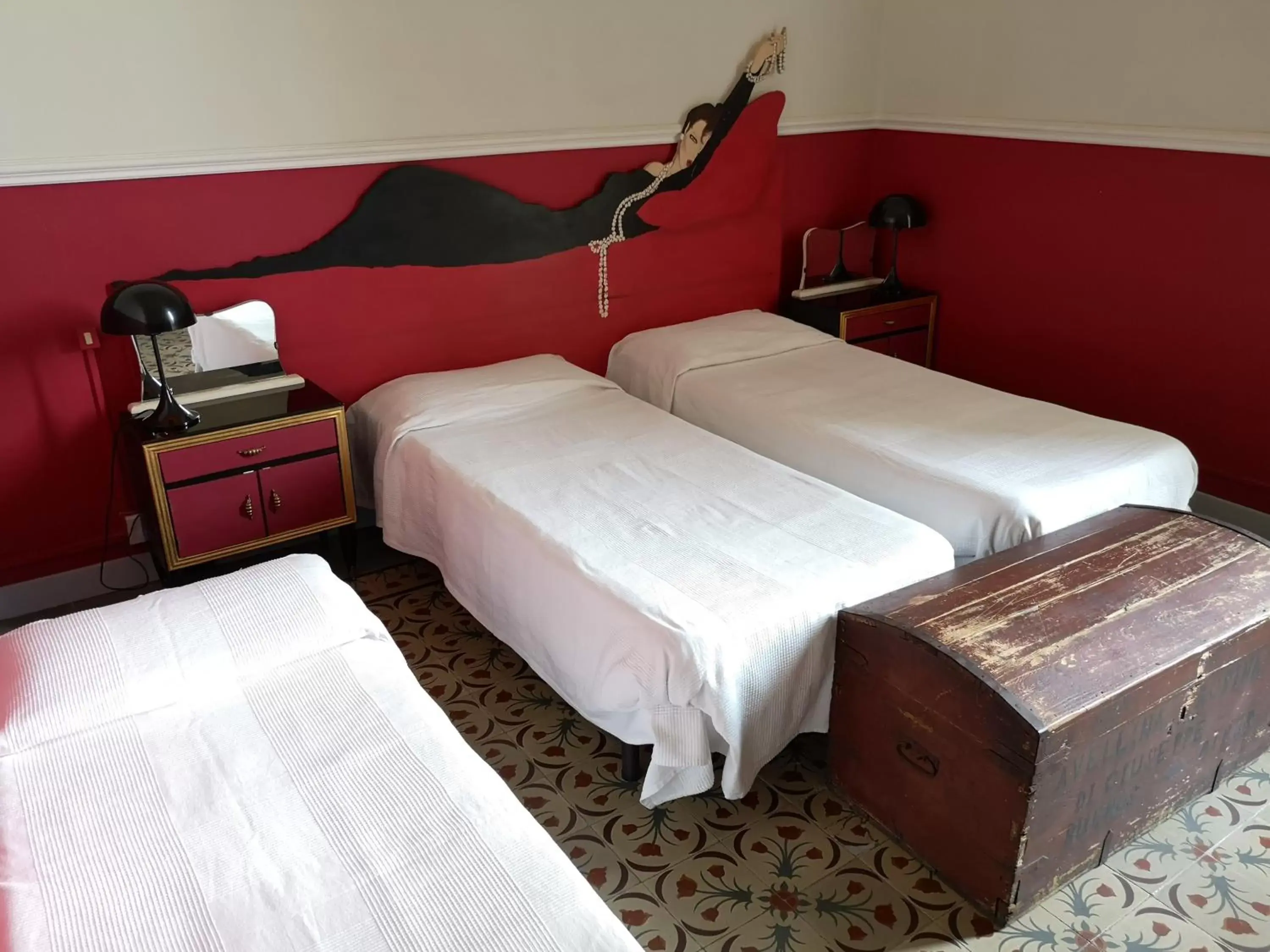 Photo of the whole room, Bed in Maison Decò