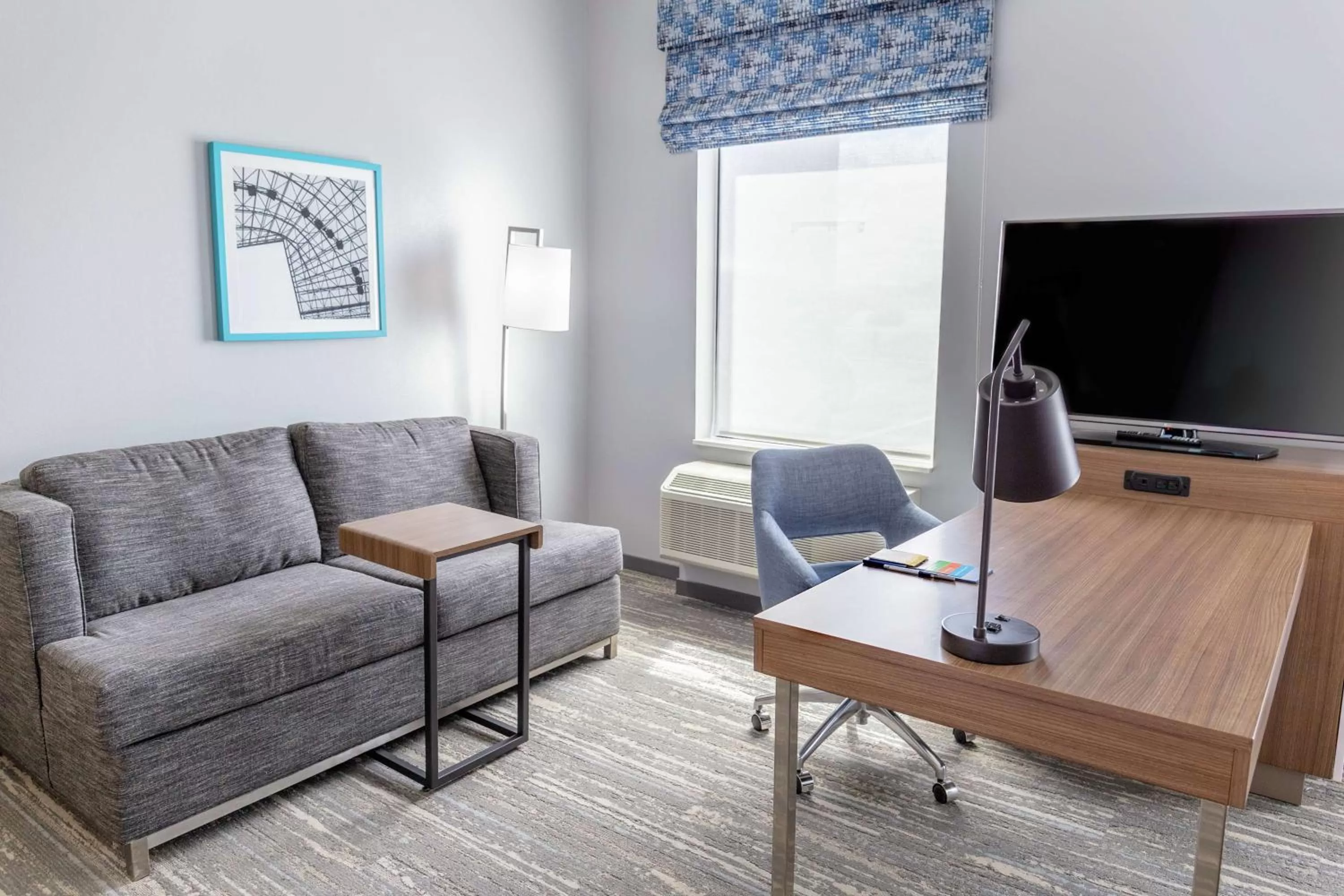 Bedroom in Hampton Inn & Suites Bridgeview Chicago, Il