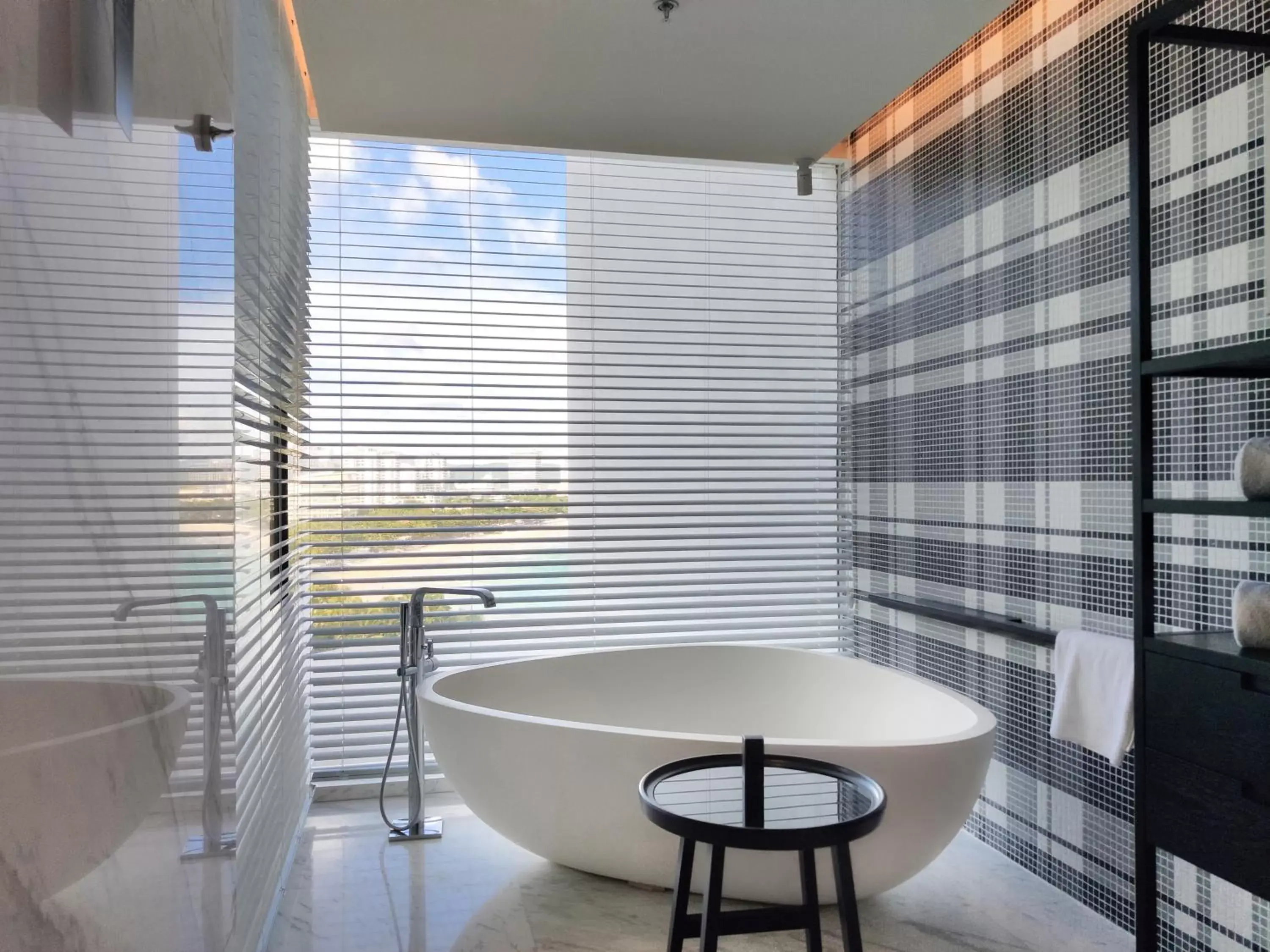 Toilet, Bathroom in The Shanhaitian Resort Sanya, Autograph Collection