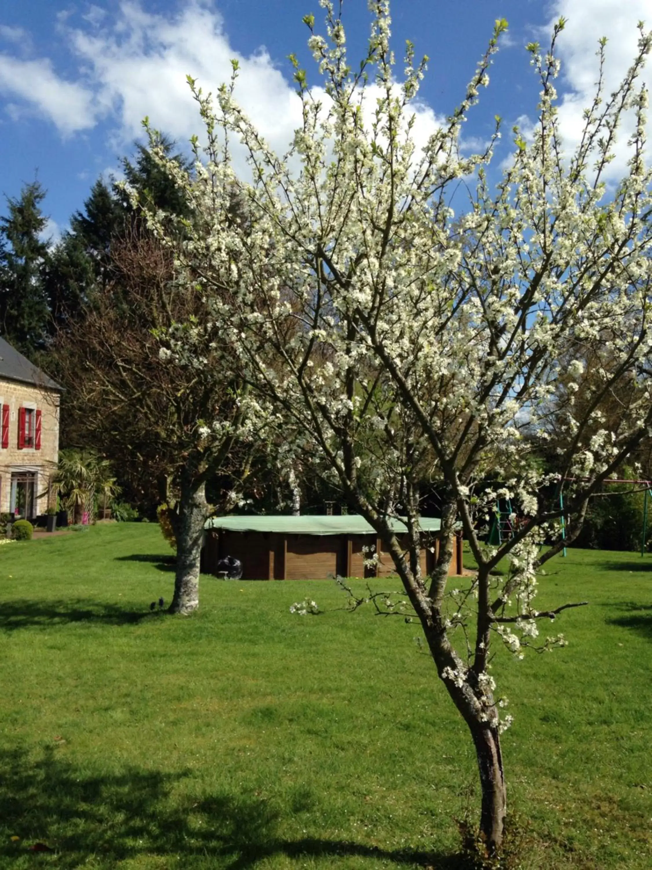 Spring, Property Building in Chambres d'hôtes Le Bas Rassinoux