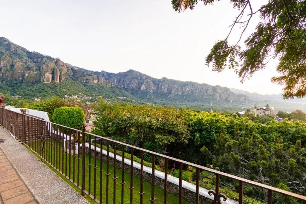 Balcony/Terrace, Mountain View in Posada del Tepozteco