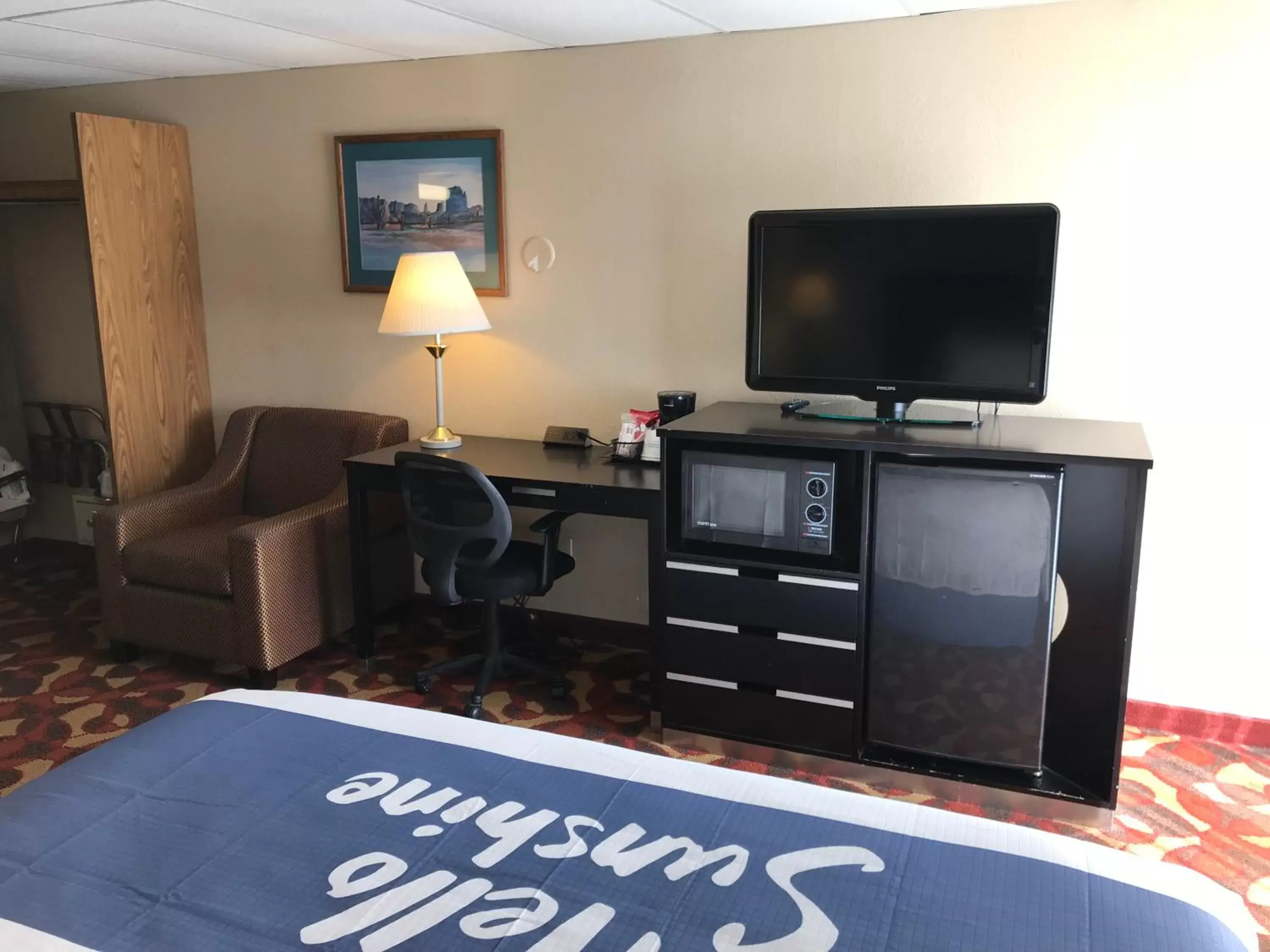 TV and multimedia, TV/Entertainment Center in Days Inn By Wyndham Carlisle North