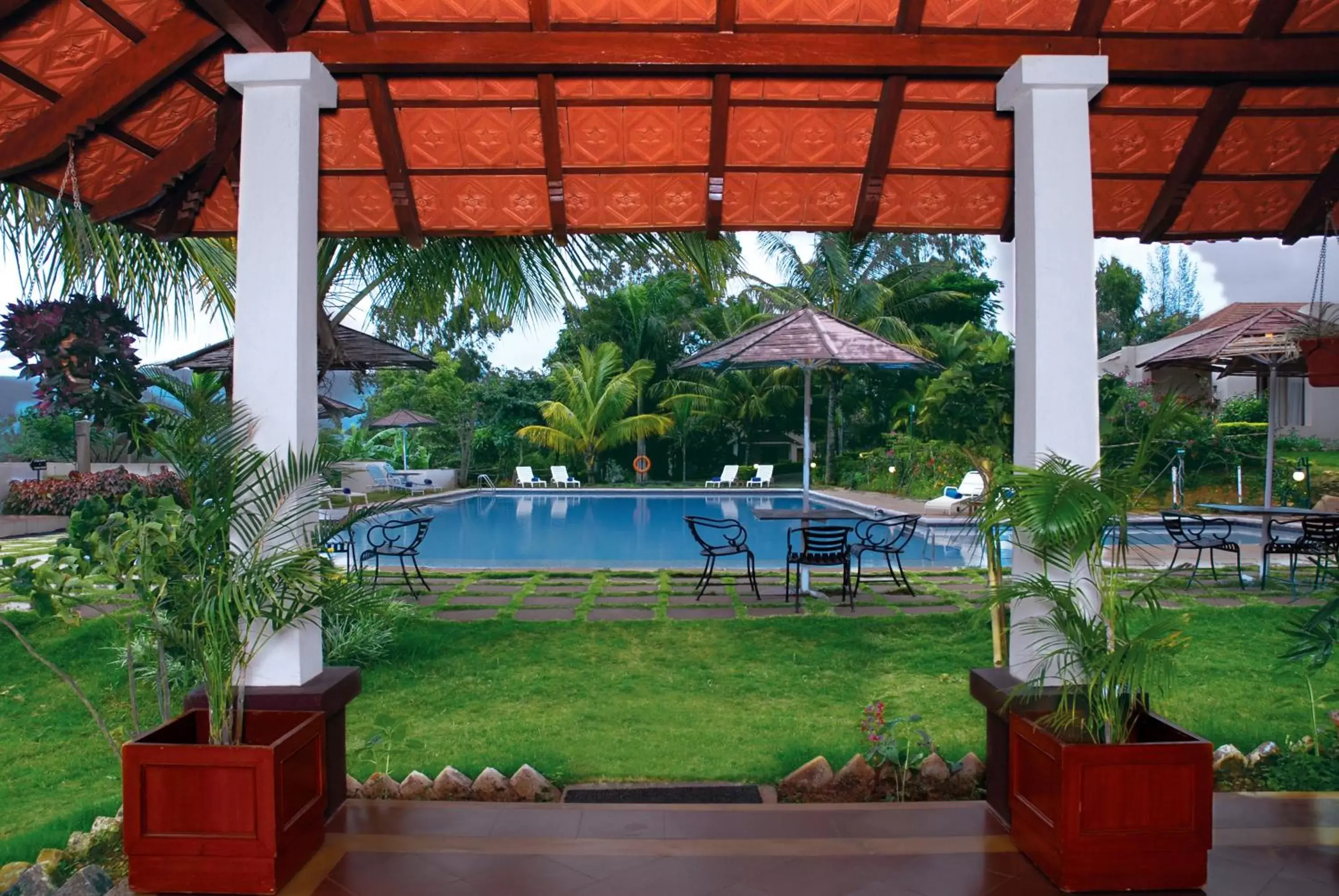 Swimming pool in Gateway Chikmagalur Swimming pool in Gateway Chikmagalur