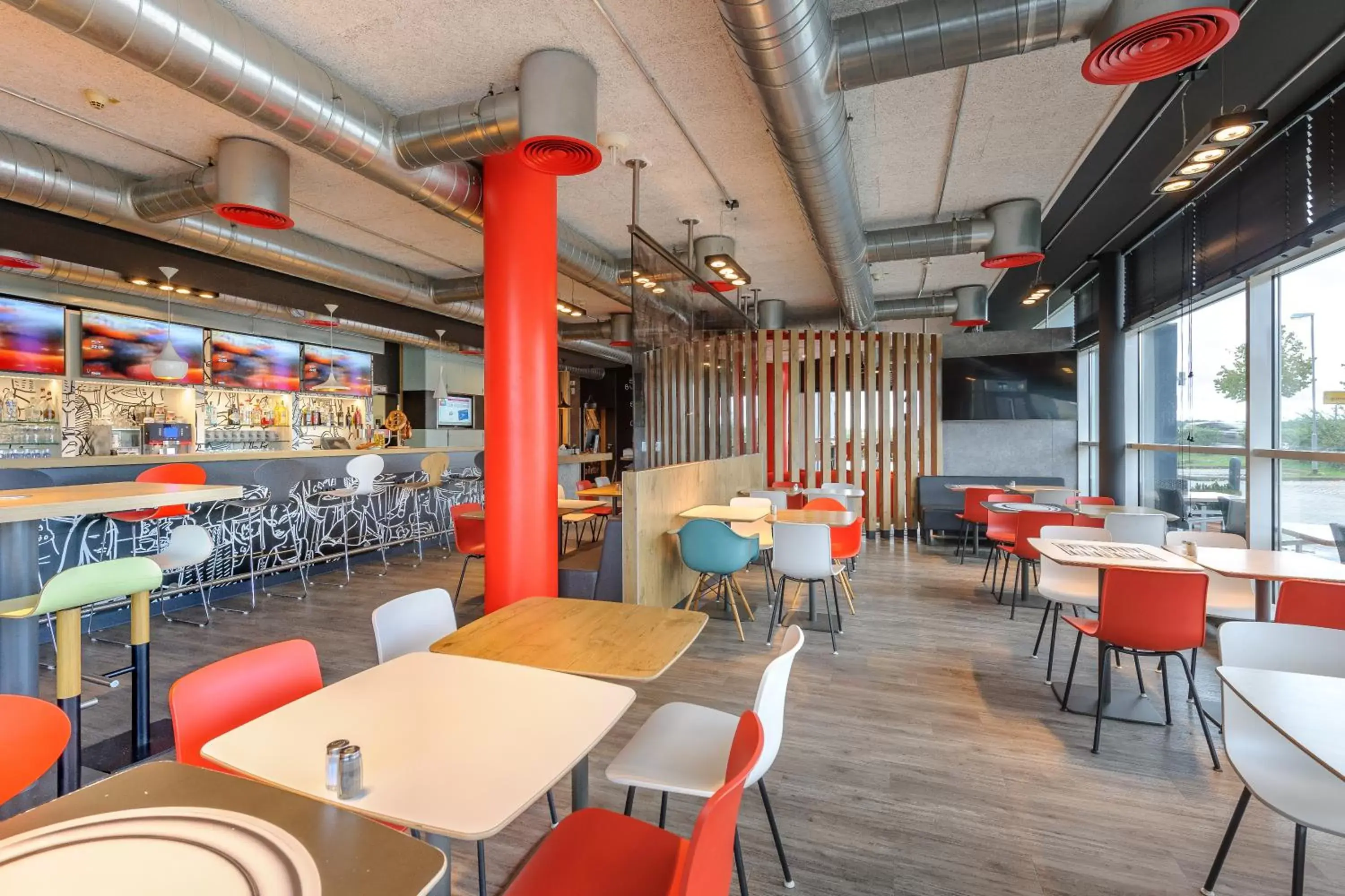 Restaurant/places to eat in ibis Hotel München Messe Restaurant/places to eat in ibis Hotel München Messe