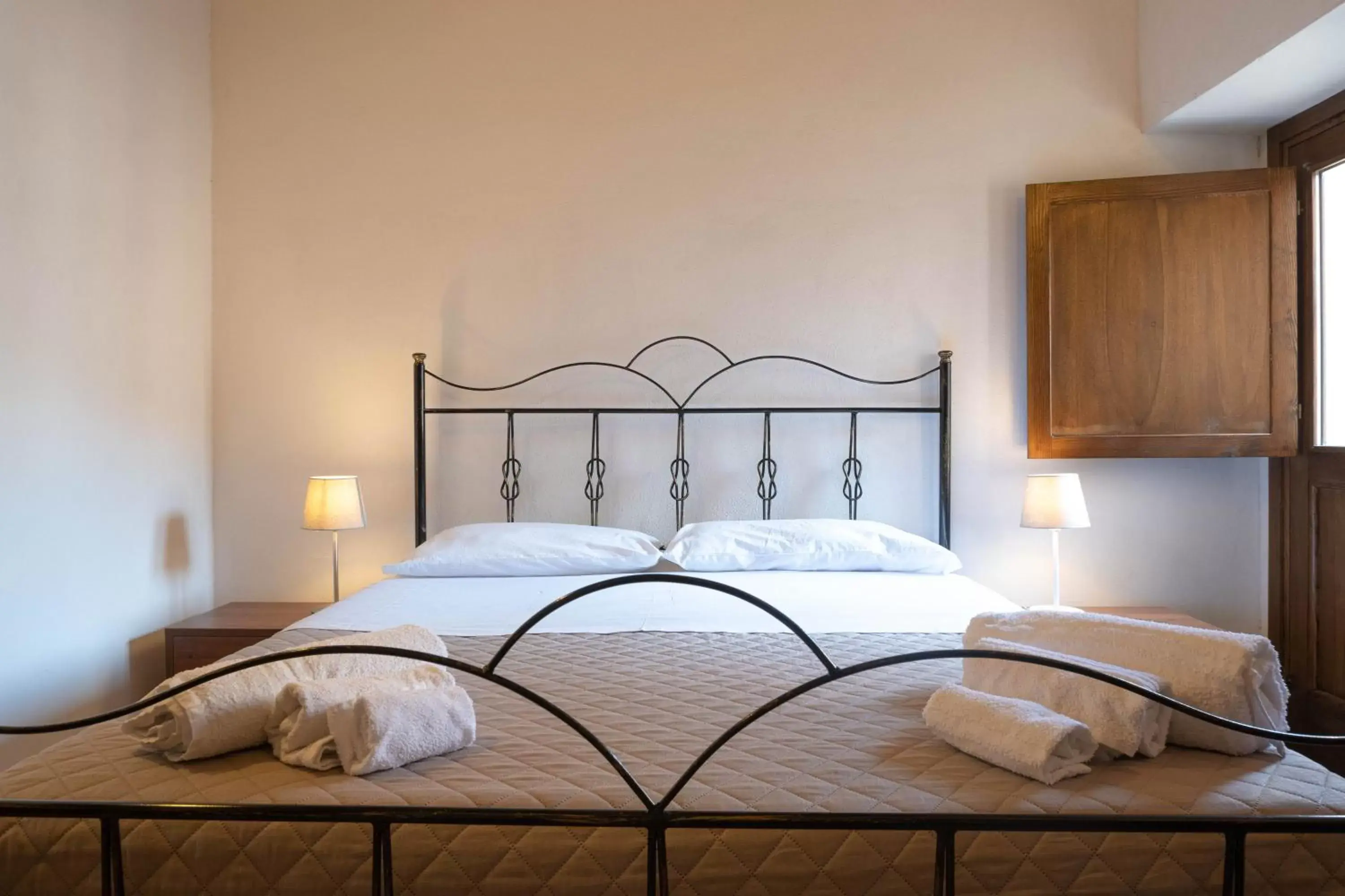 Bed in Il Paese Alberga!