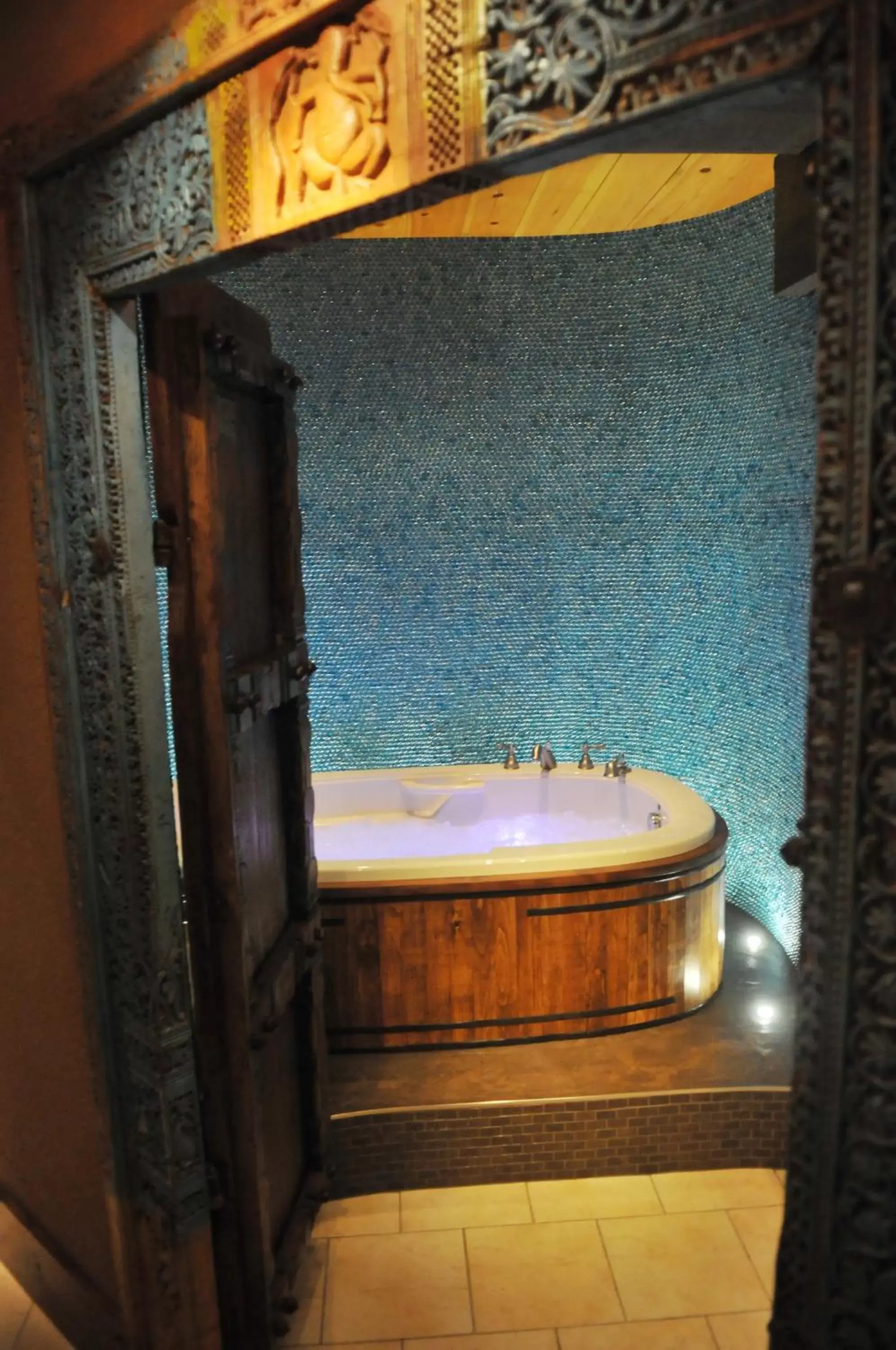Hot Tub in Manoir Ramezay