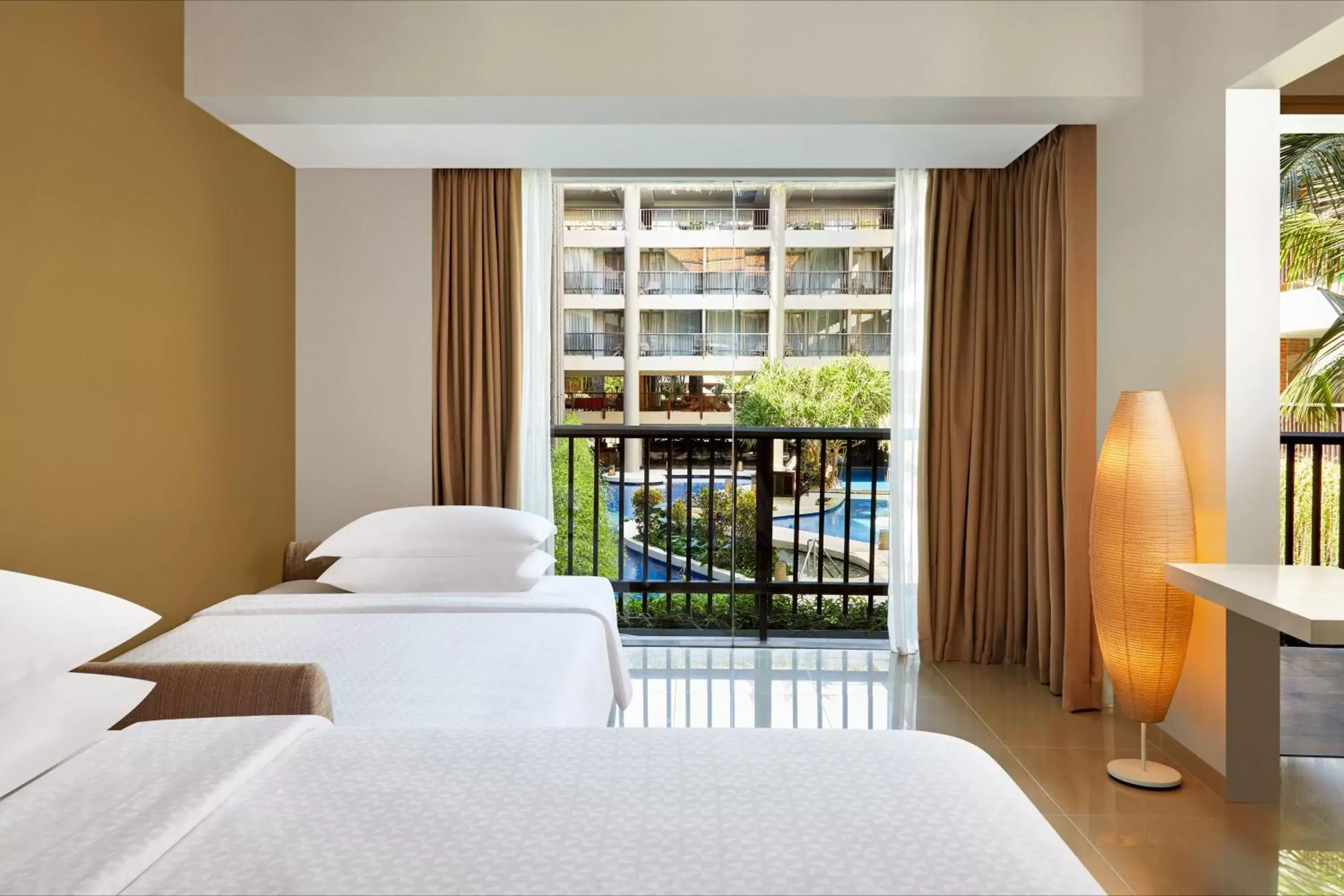 Photo of the whole room, Bed in Four Points by Sheraton Bali, Kuta