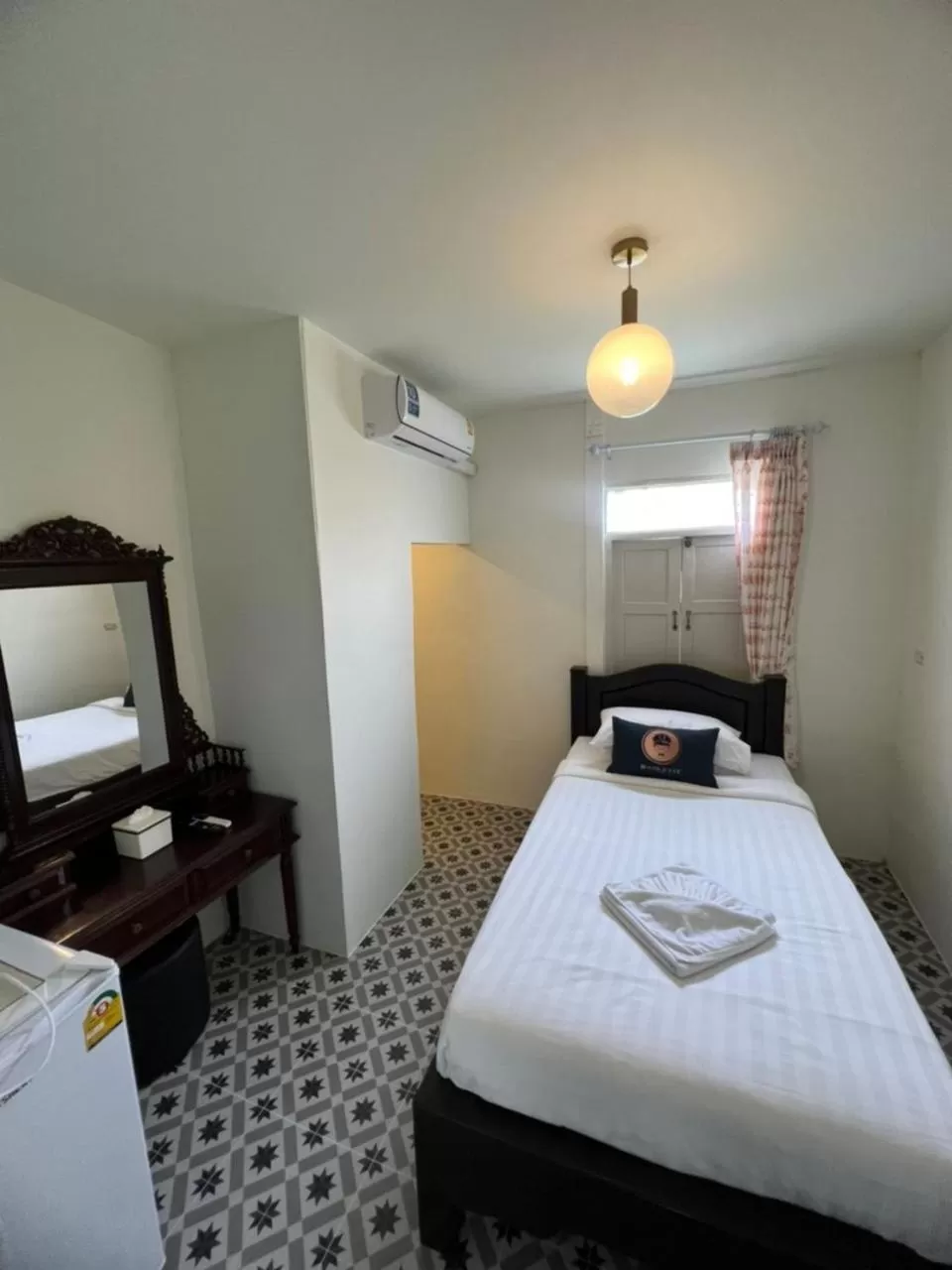 Bed in RoomQuest Rim Praya Dinsor Road