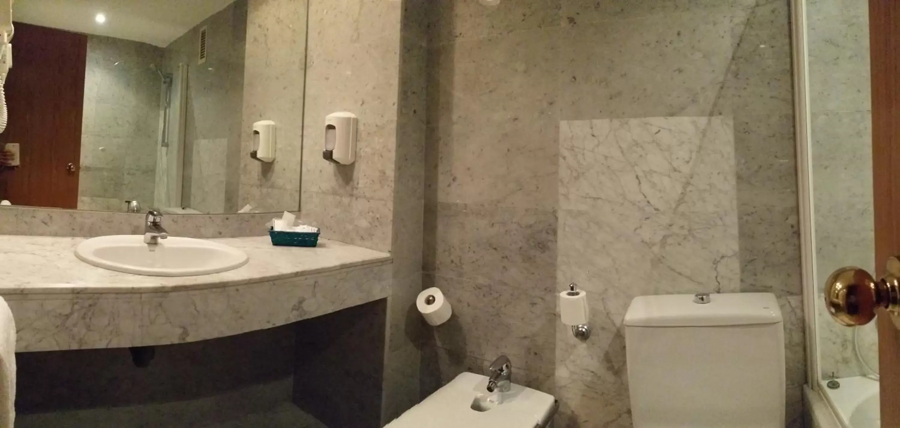 Toilet, Bathroom in Hotel San Polo