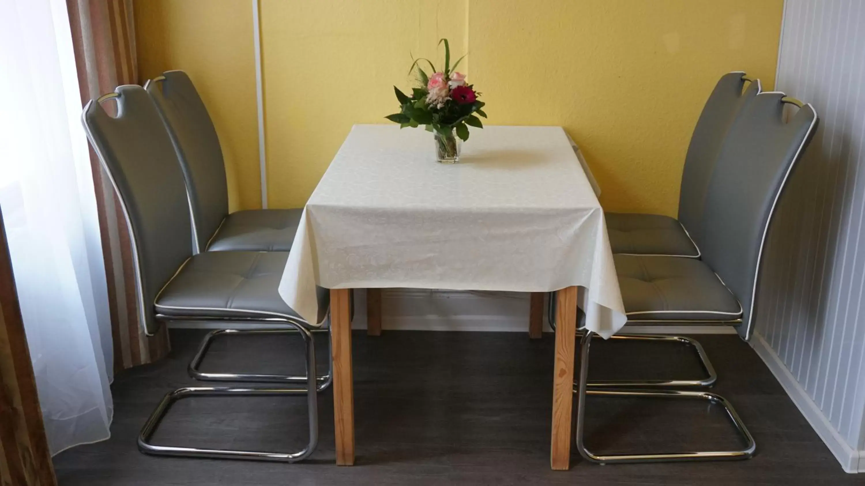 Seating area, Dining Area in Hotel Kieler Hof am Hauptbahnhof - Hamburg Central Station