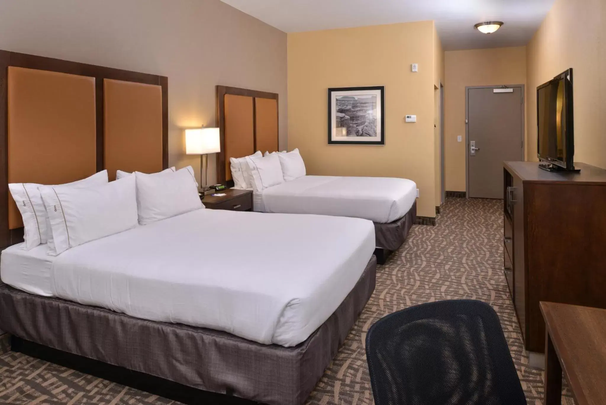 Photo of the whole room, Bed in Holiday Inn Express Hotels Page, an IHG Hotel