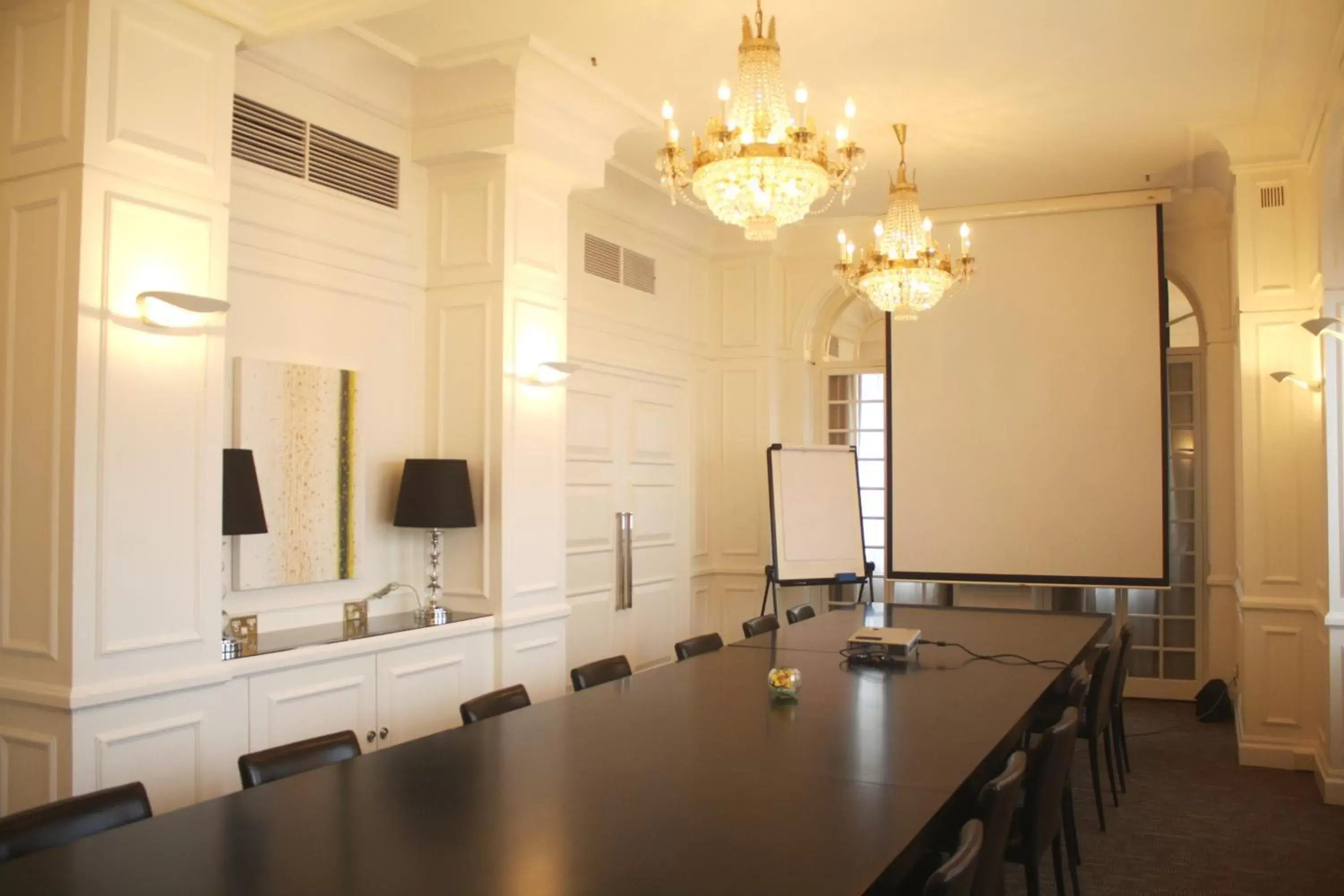 Business facilities in Concorde Hotel Singapore