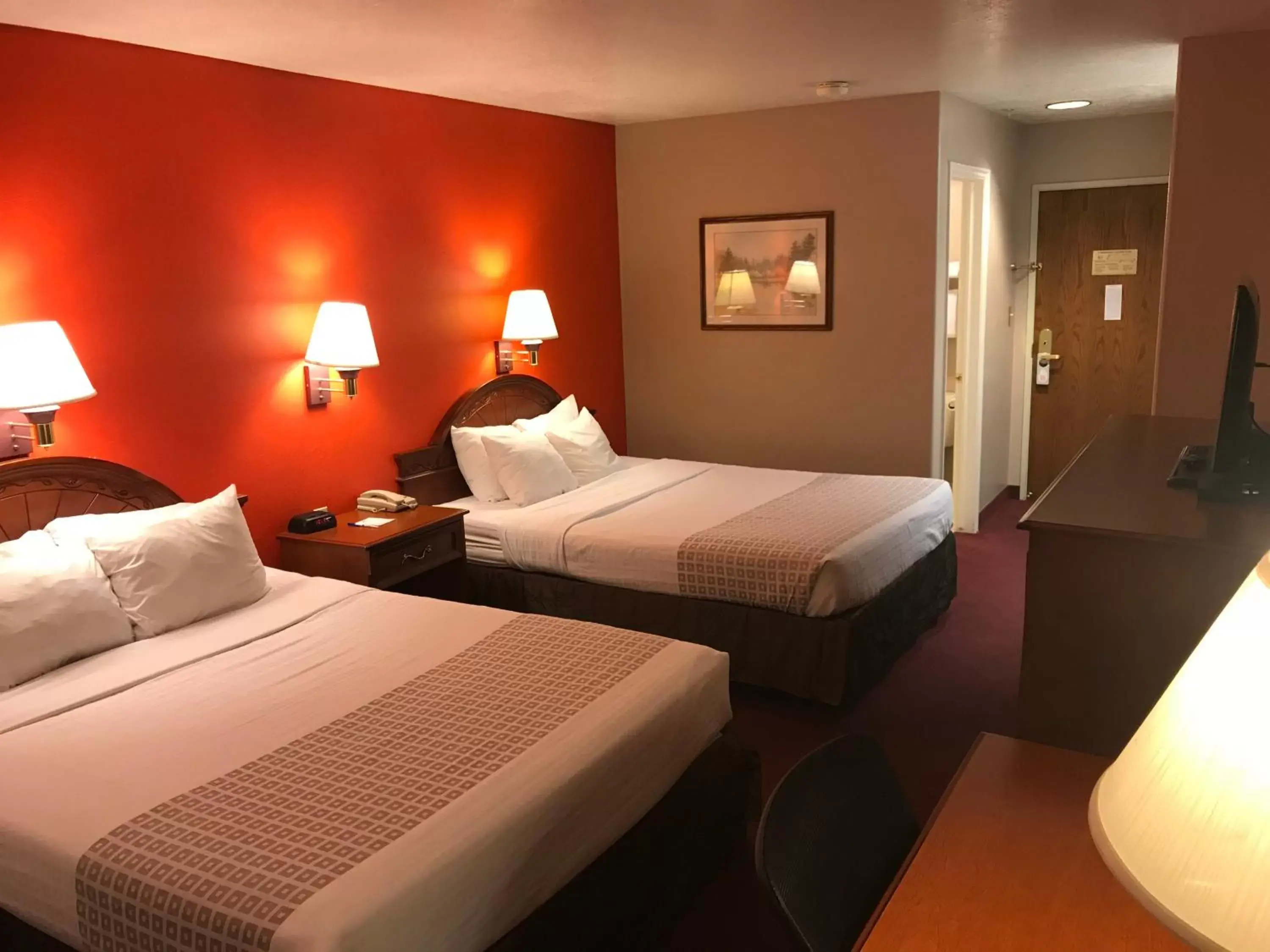 Bedroom, Bed in Americas Best Value Inn Cedar City